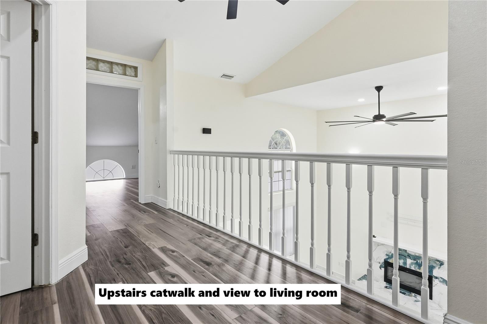 Image 11 of 39 For 174 Clubview Circle