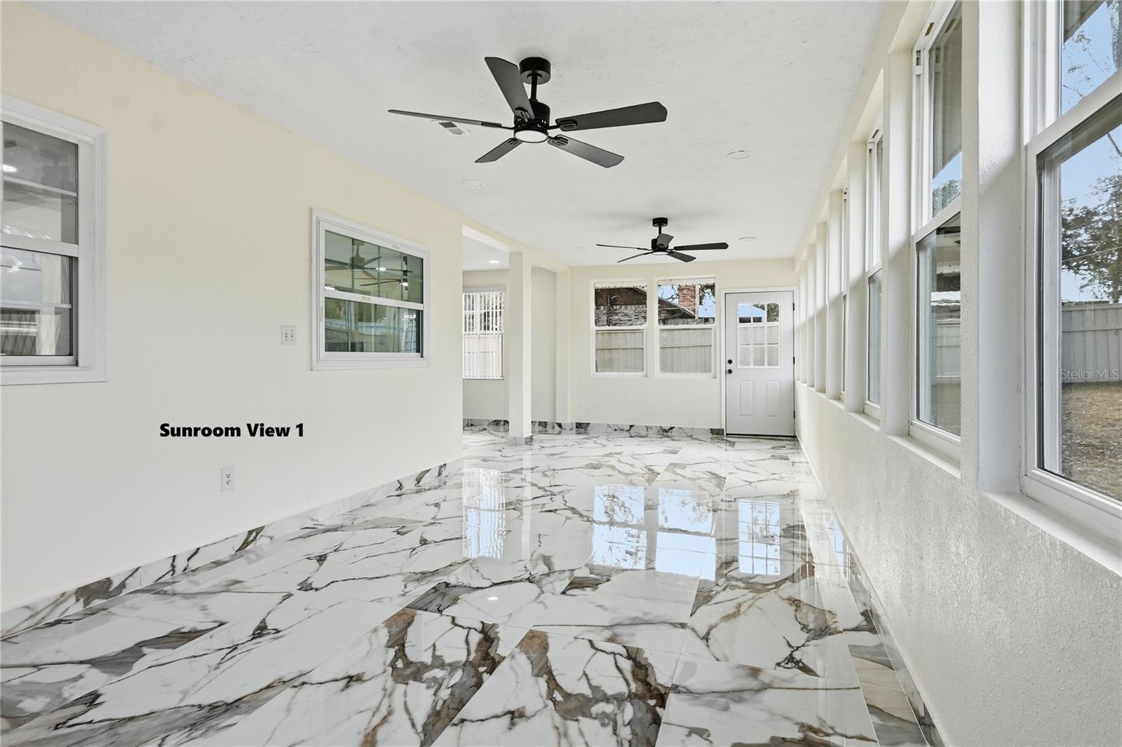 Image 19 of 39 For 174 Clubview Circle