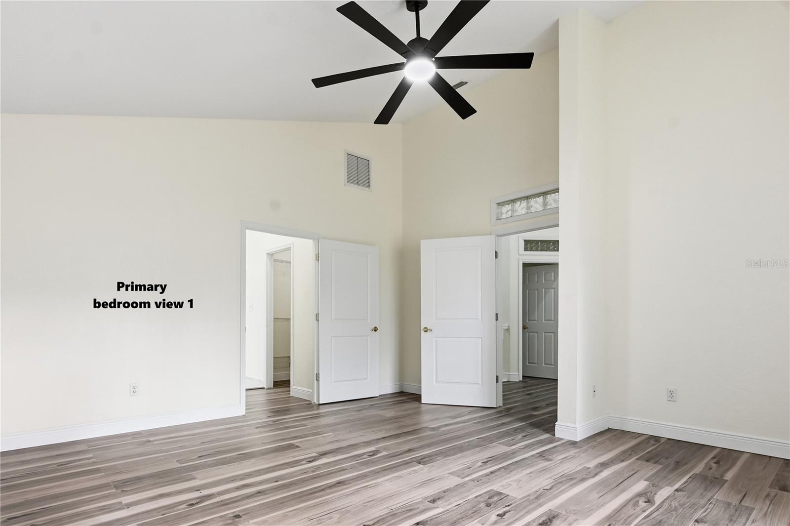 Image 25 of 39 For 174 Clubview Circle