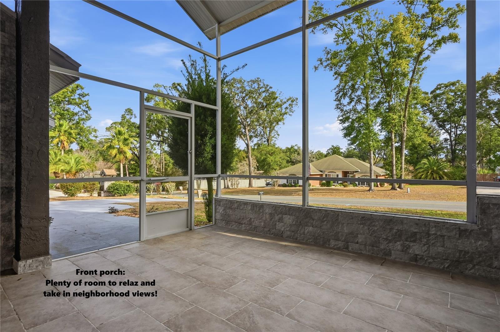 Image 3 of 39 For 174 Clubview Circle