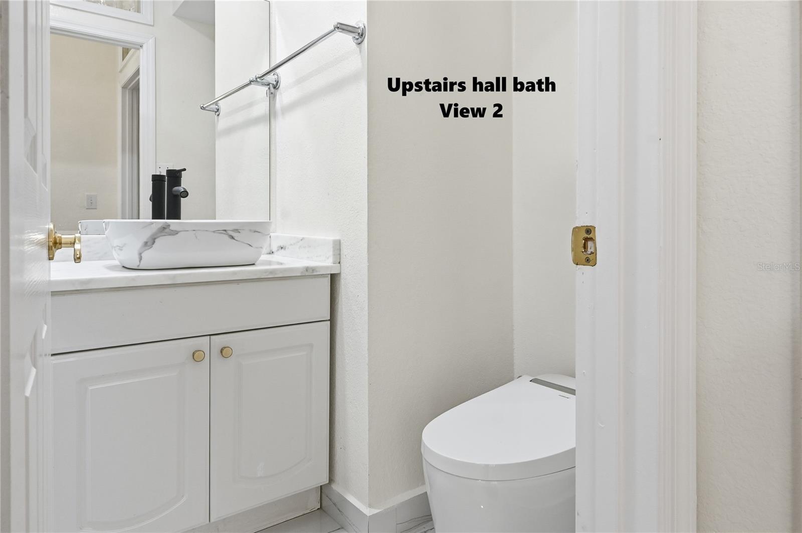 Image 33 of 39 For 174 Clubview Circle