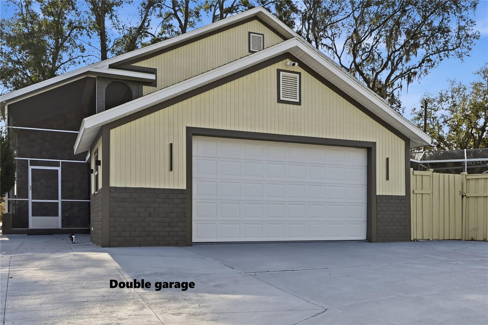 Image 35 of 39 For 174 Clubview Circle