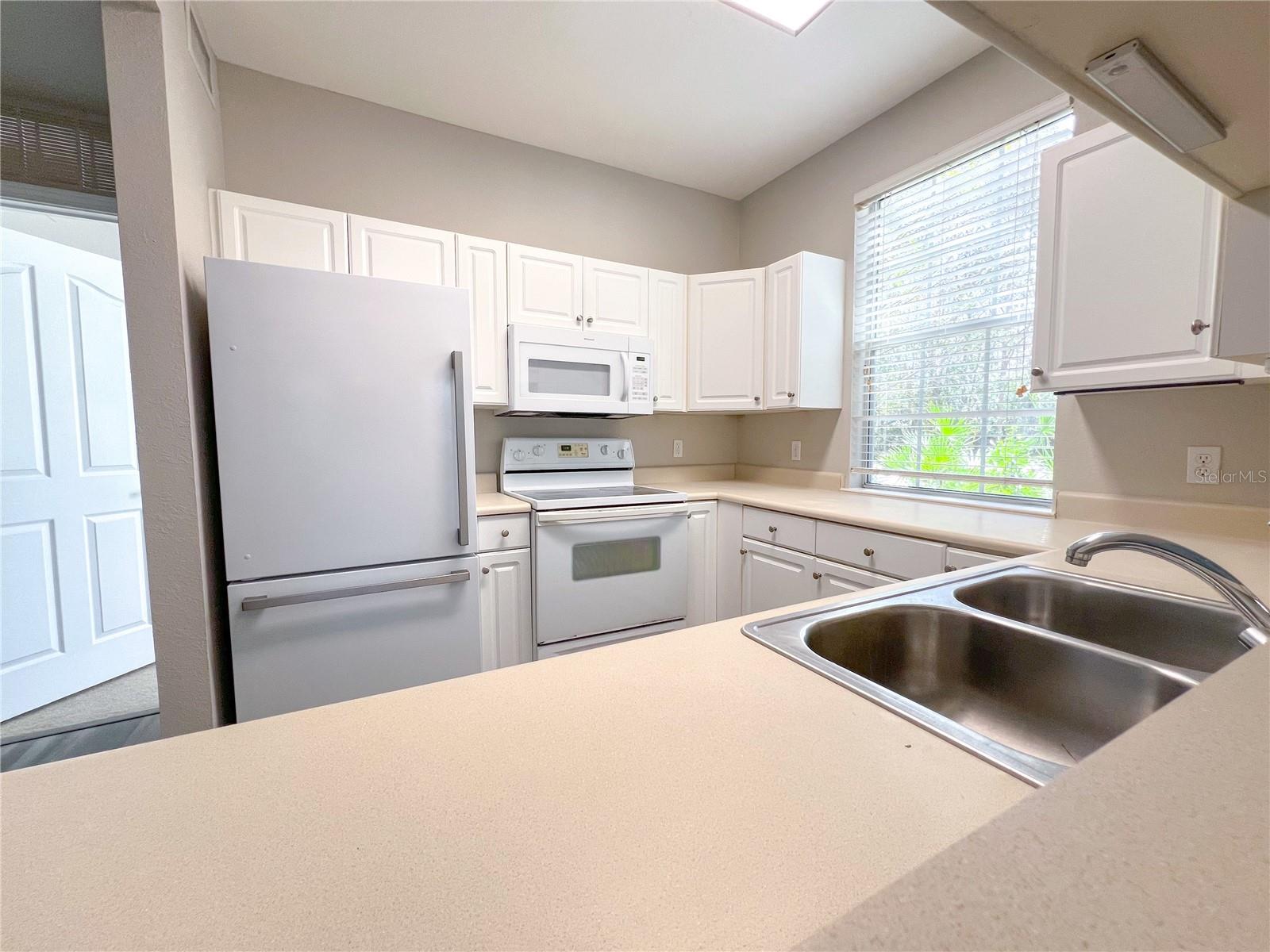 Image 6 of 16 For 2211 16th Terrace 2211