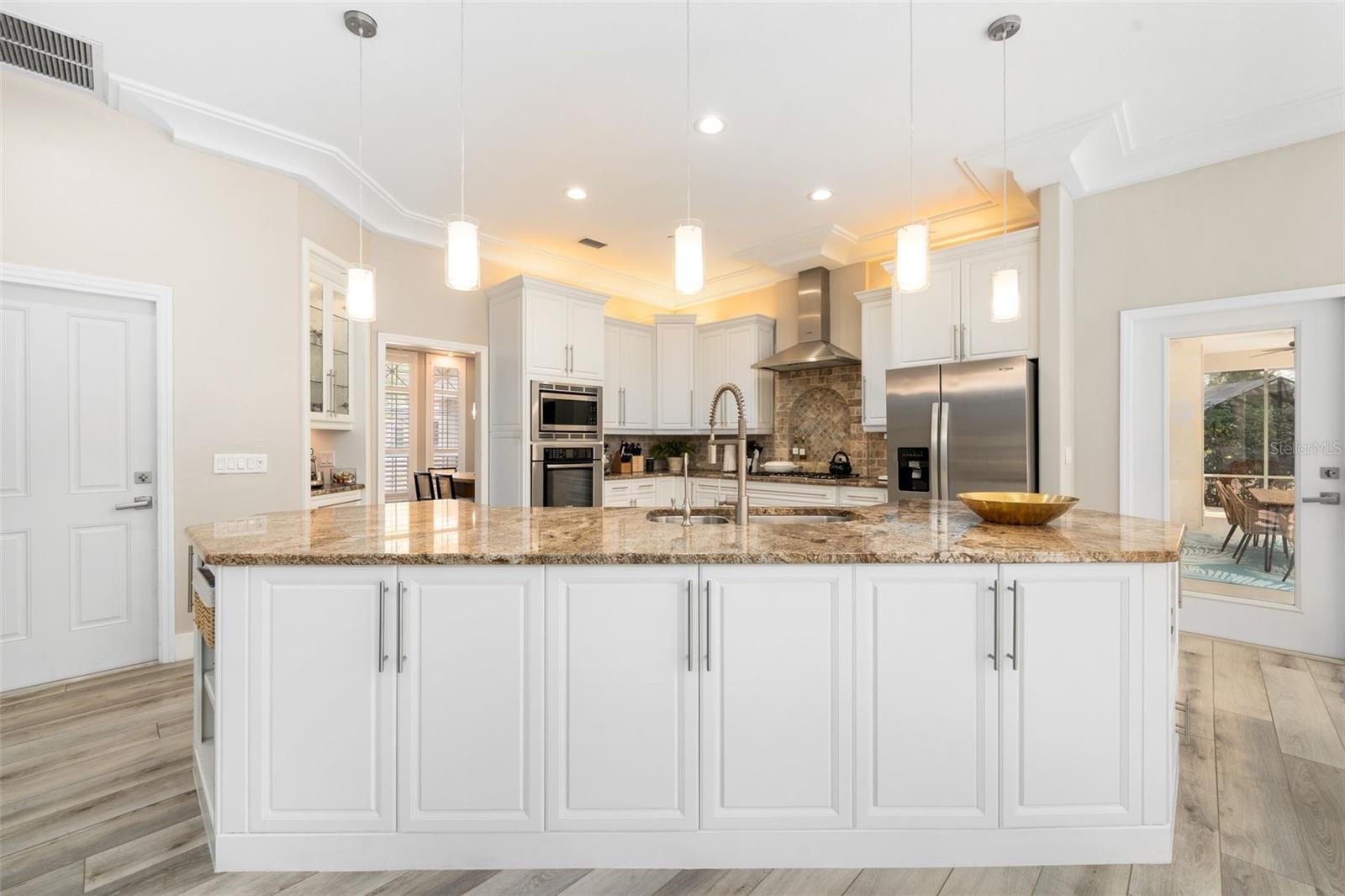 Listing photo id 13 for 8966 44th Lane