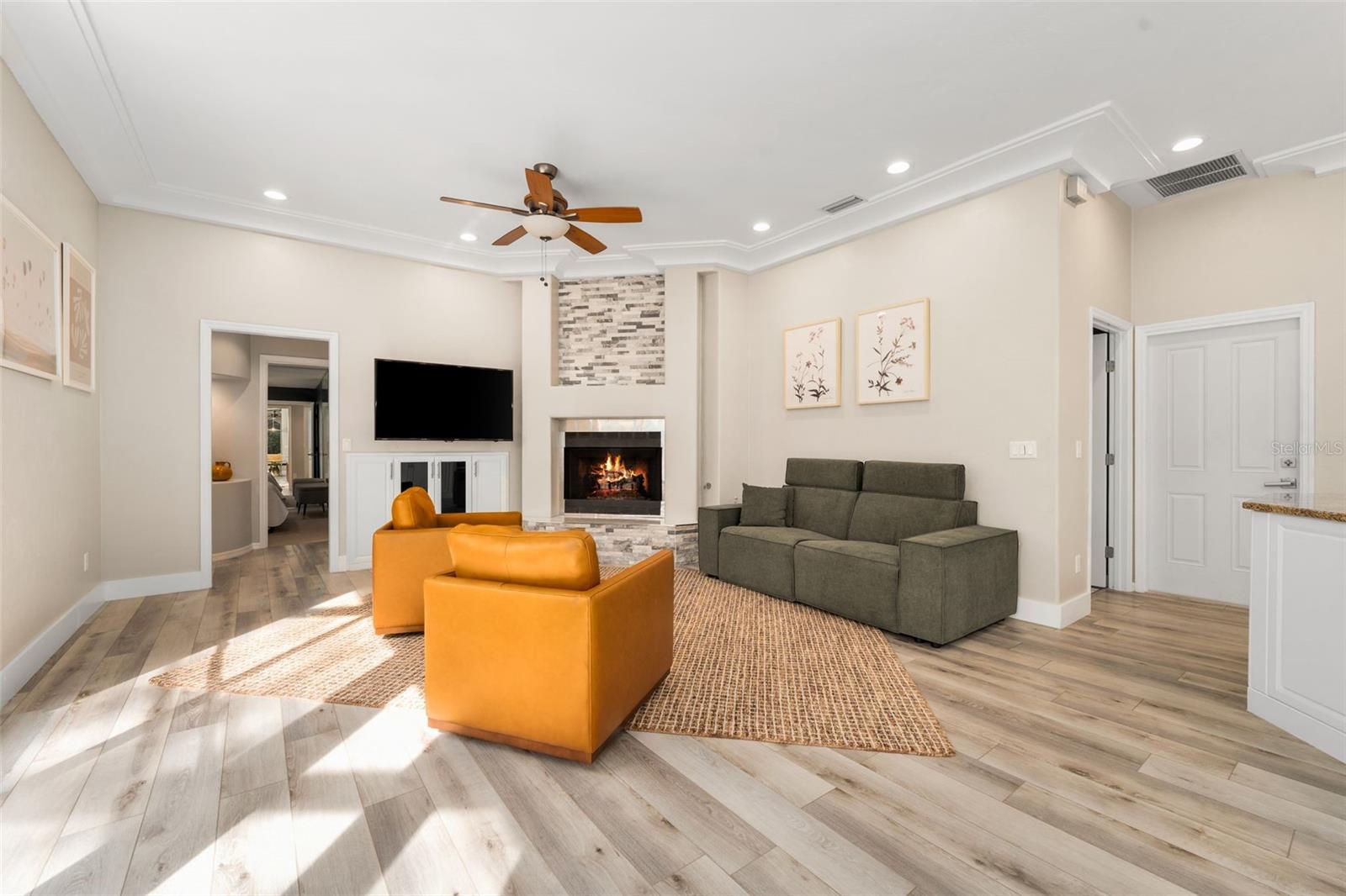 Listing photo id 16 for 8966 44th Lane