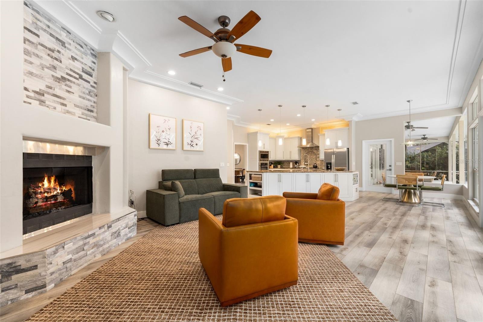 Listing photo id 17 for 8966 44th Lane