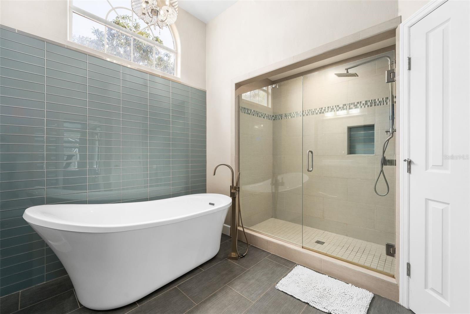 Listing photo id 23 for 8966 44th Lane