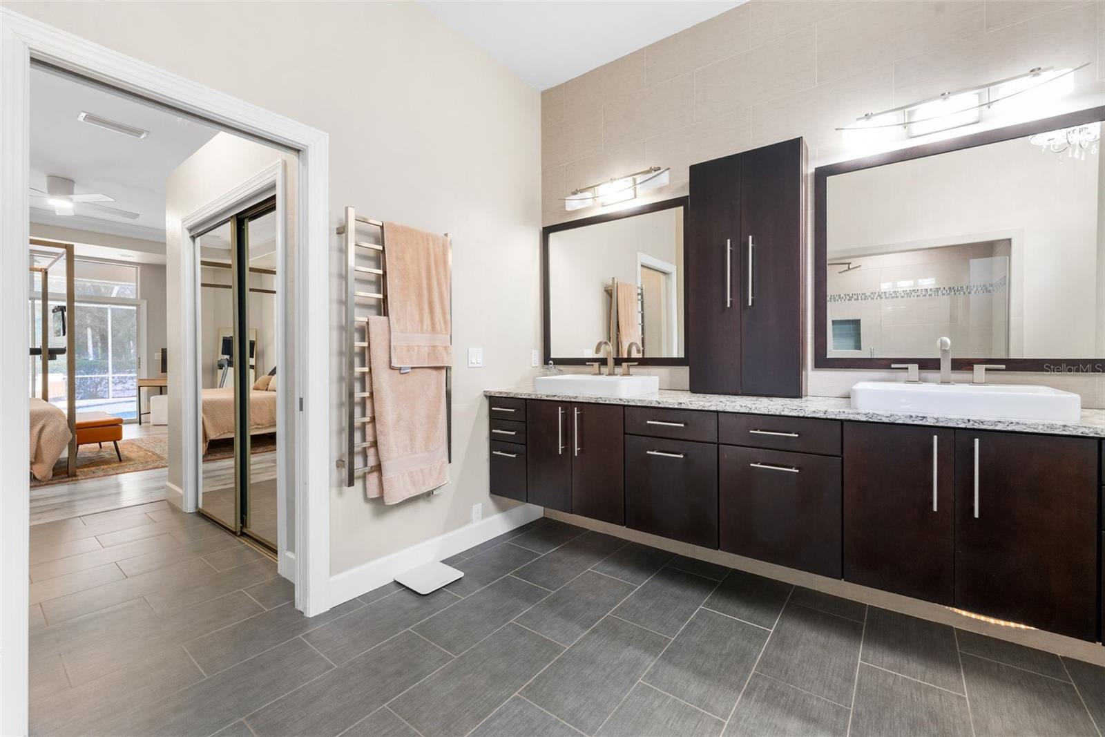Listing photo id 25 for 8966 44th Lane
