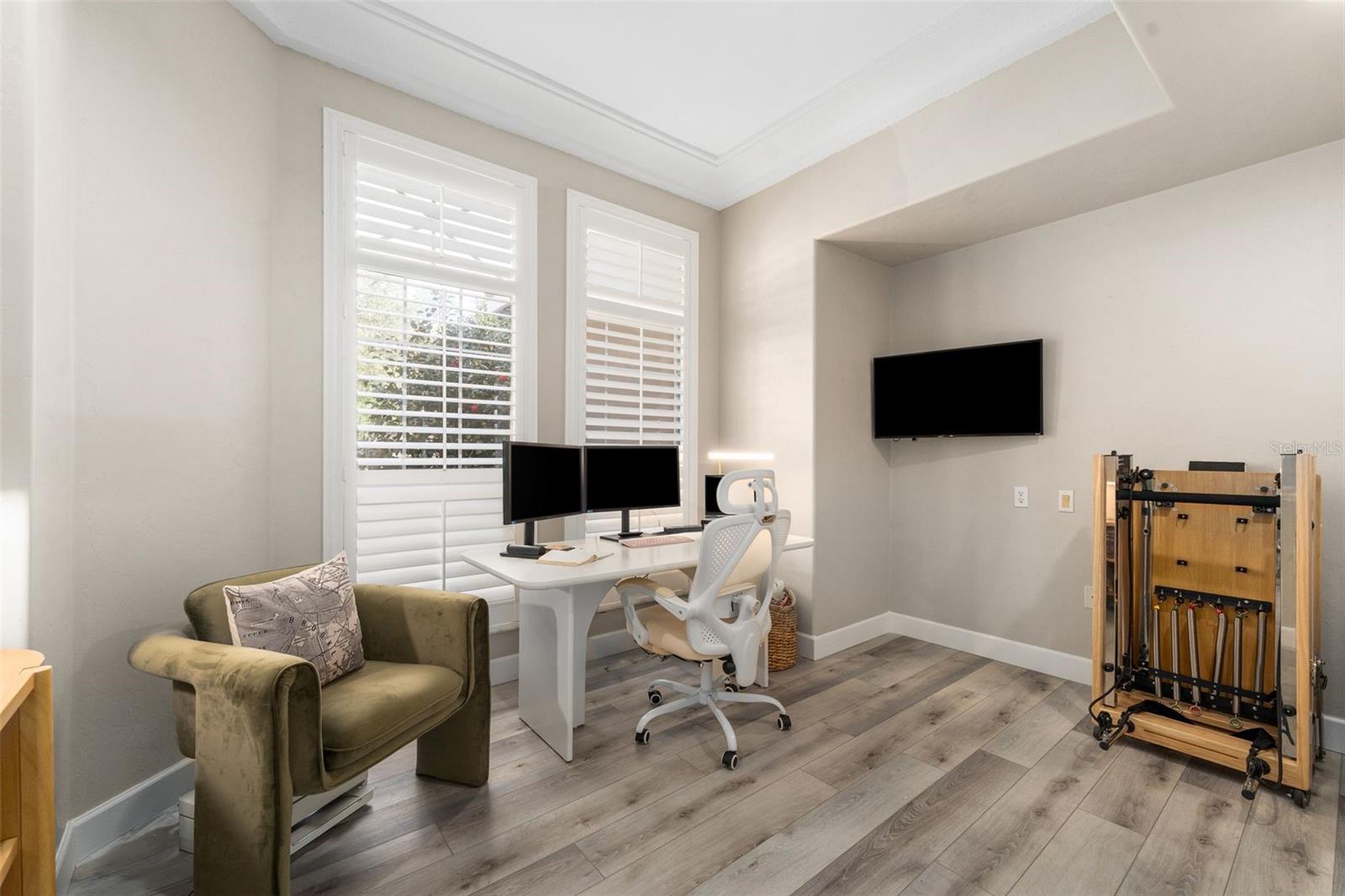 Listing photo id 41 for 8966 44th Lane