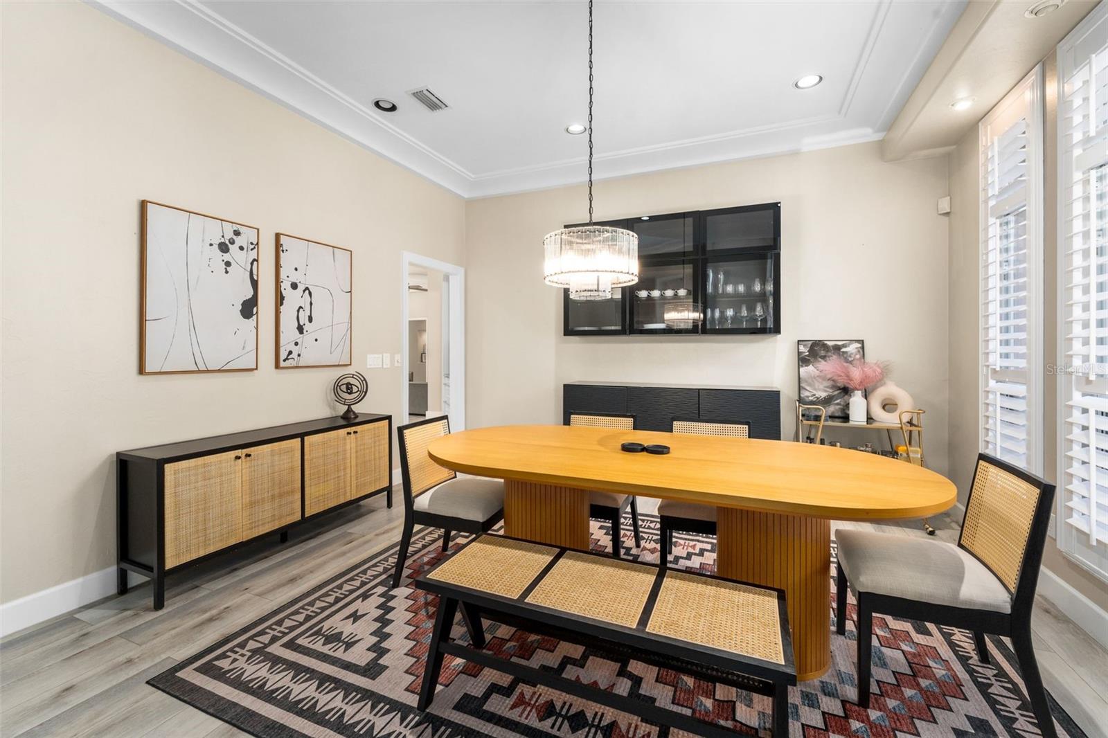 Listing photo id 3 for 8966 44th Lane