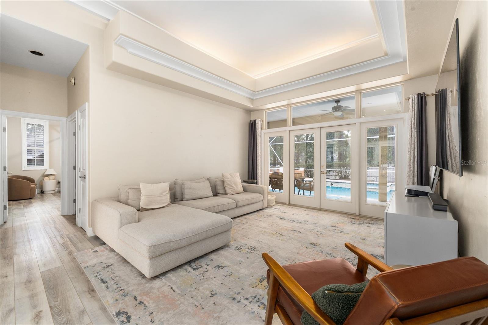 Listing photo id 5 for 8966 44th Lane