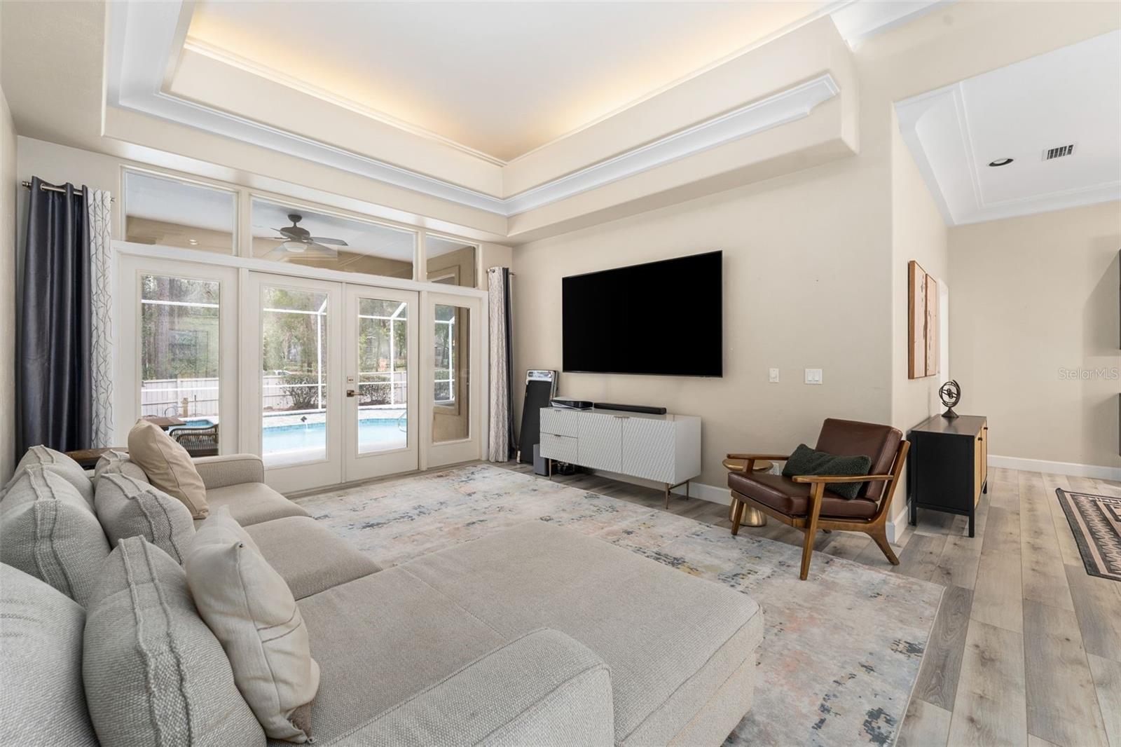 Listing photo id 6 for 8966 44th Lane