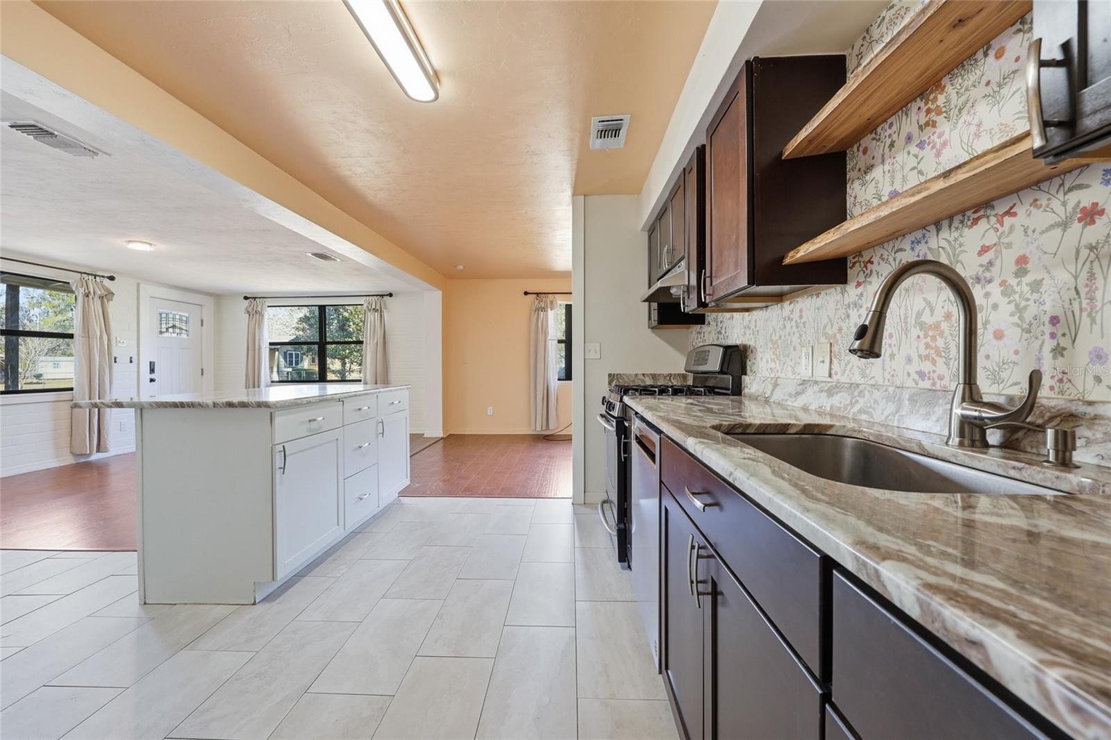 Image 10 of 26 For 431 32 Avenue