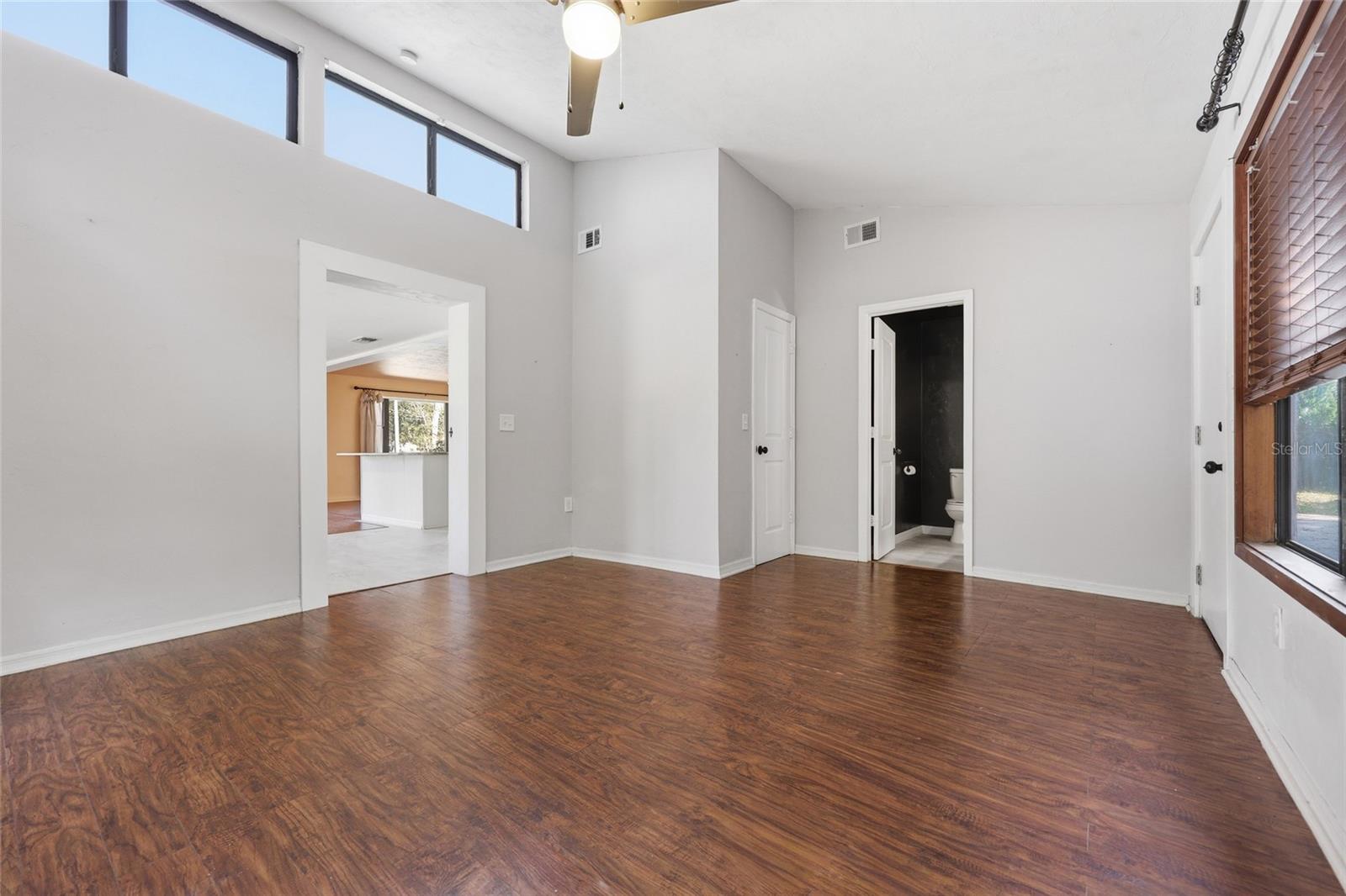 Image 14 of 26 For 431 32 Avenue