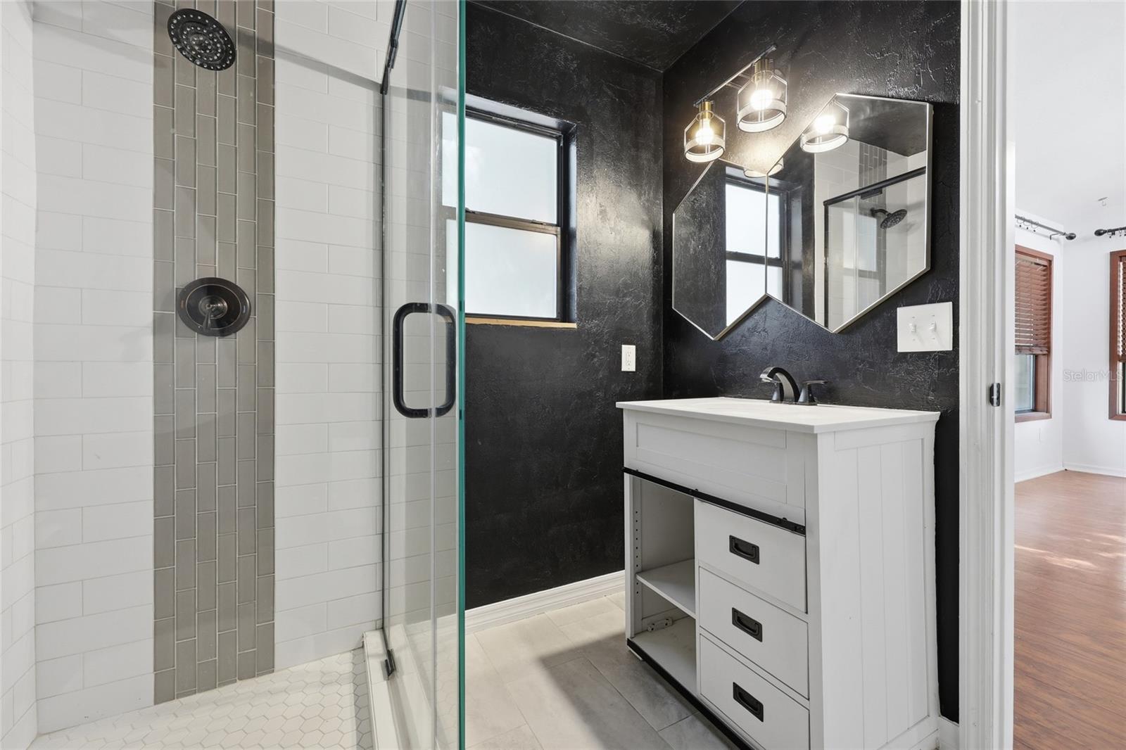 Image 16 of 26 For 431 32 Avenue