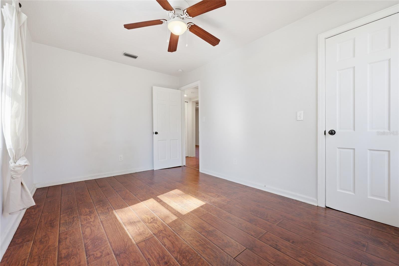 Image 18 of 26 For 431 32 Avenue