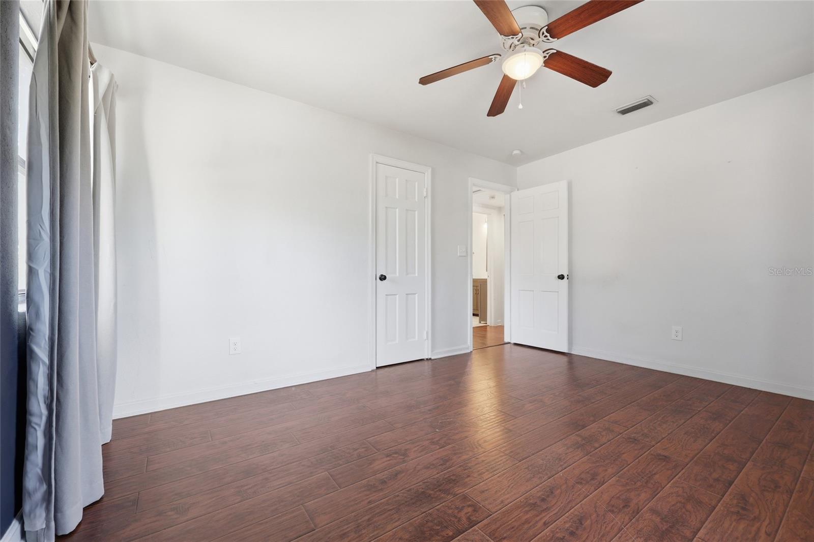 Image 20 of 26 For 431 32 Avenue