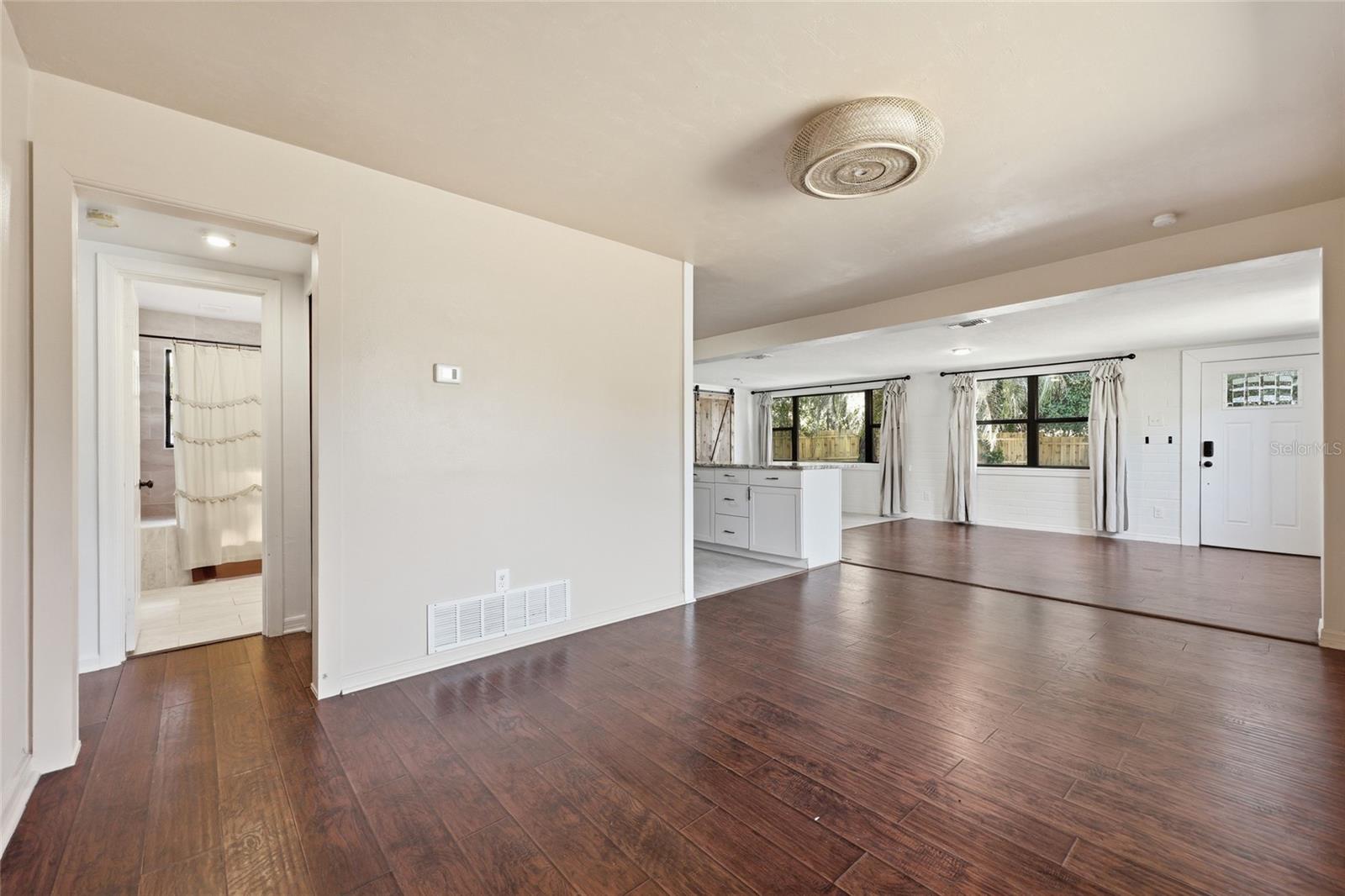 Image 6 of 26 For 431 32 Avenue