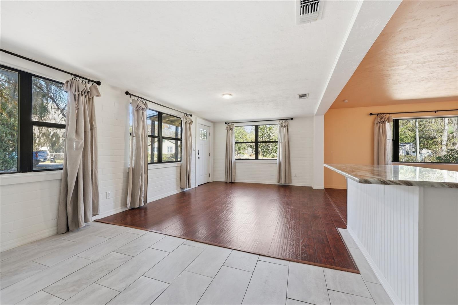 Image 8 of 26 For 431 32 Avenue