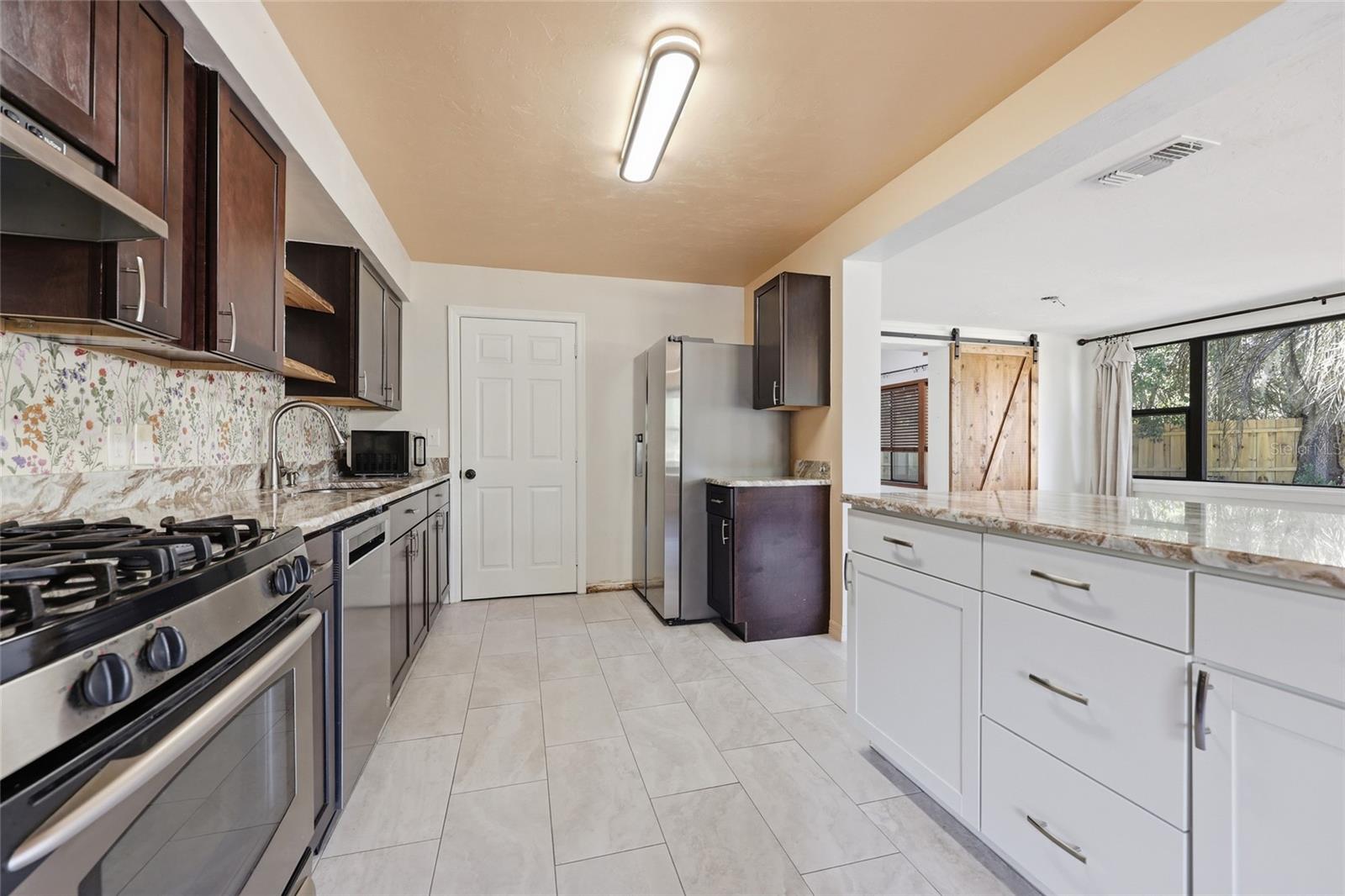 Image 9 of 26 For 431 32 Avenue