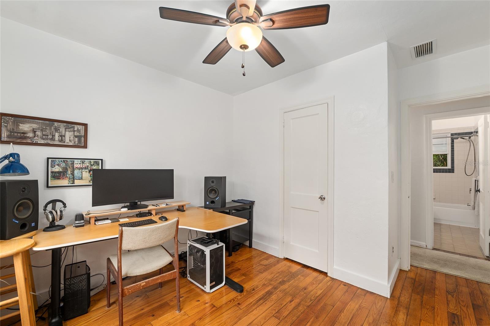 Image 20 of 47 For 929 7th Avenue