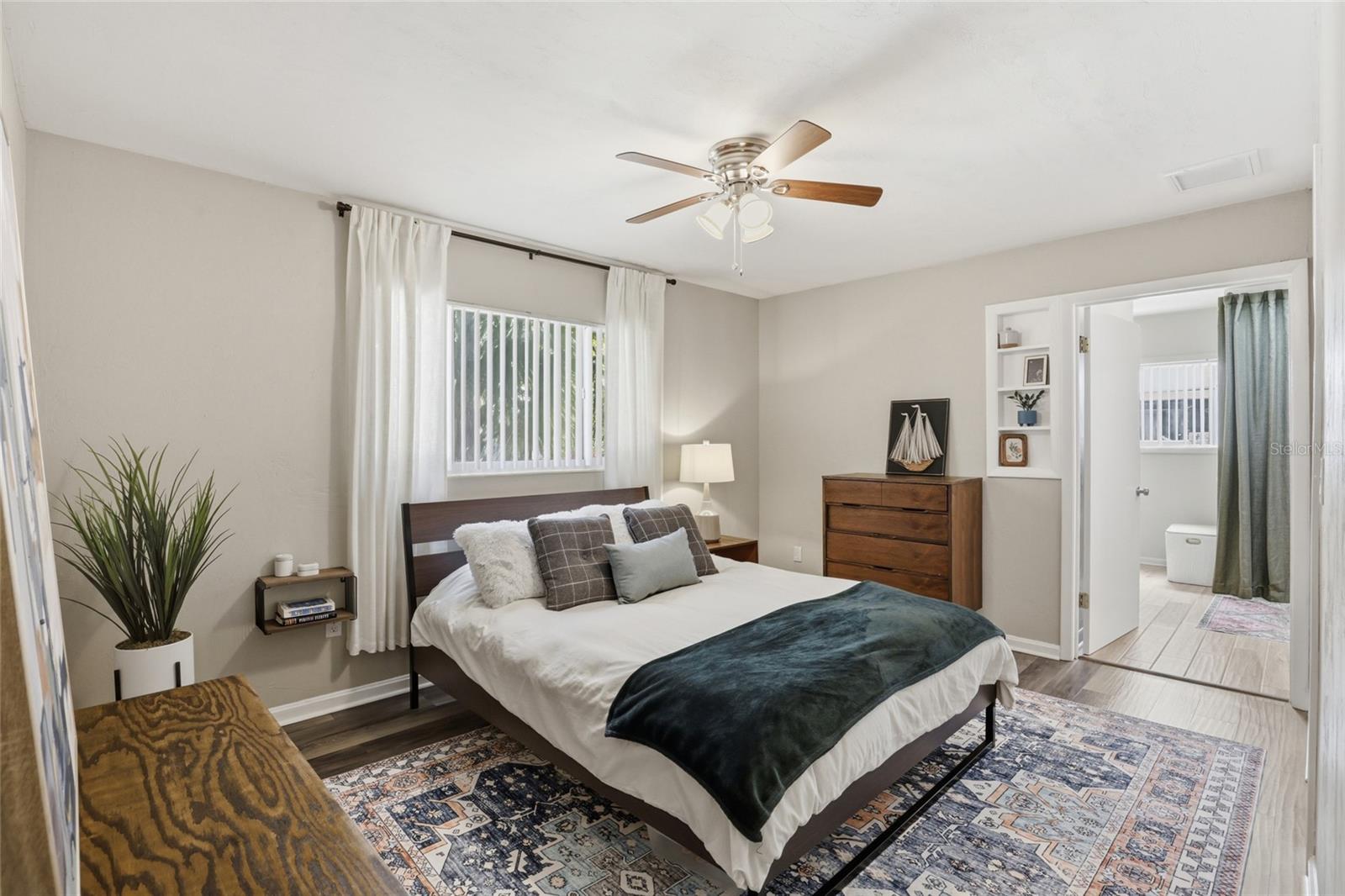 Image 19 of 54 For 600 35th Street