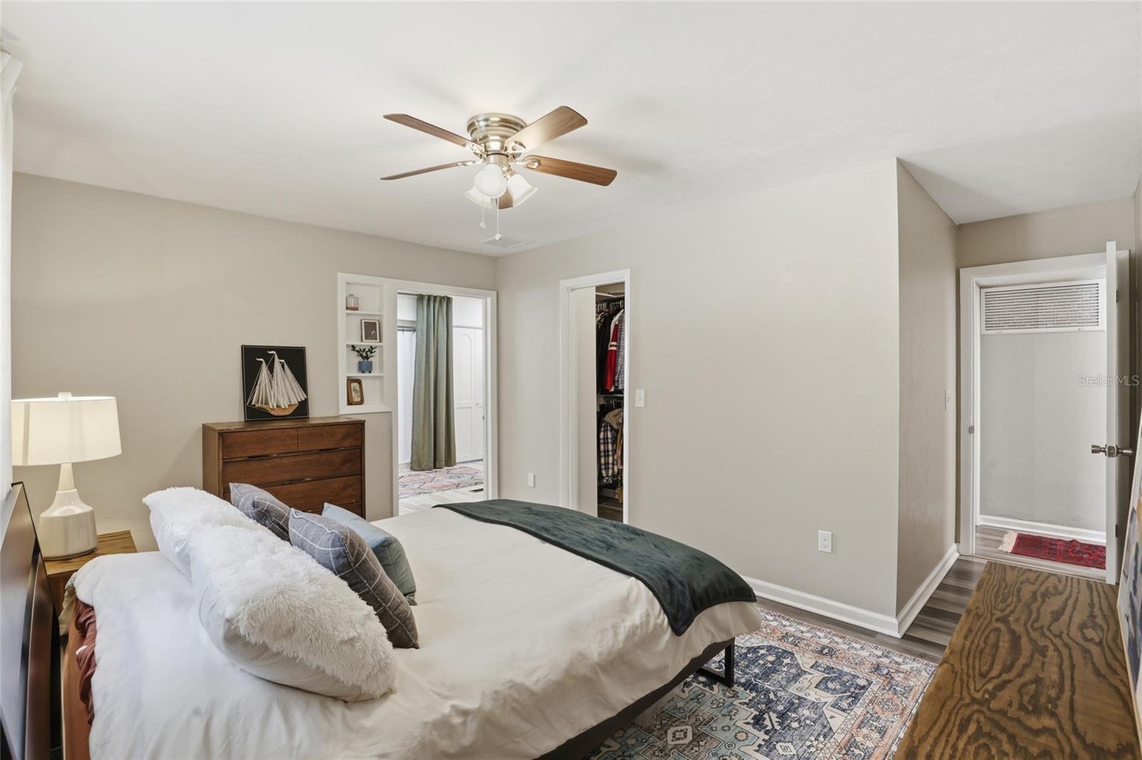 Image 20 of 54 For 600 35th Street