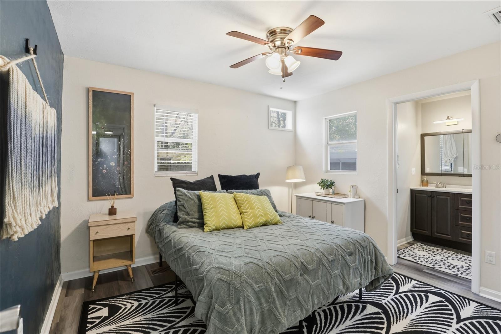 Image 25 of 54 For 600 35th Street