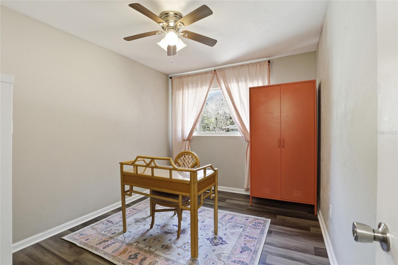 Image 27 of 54 For 600 35th Street