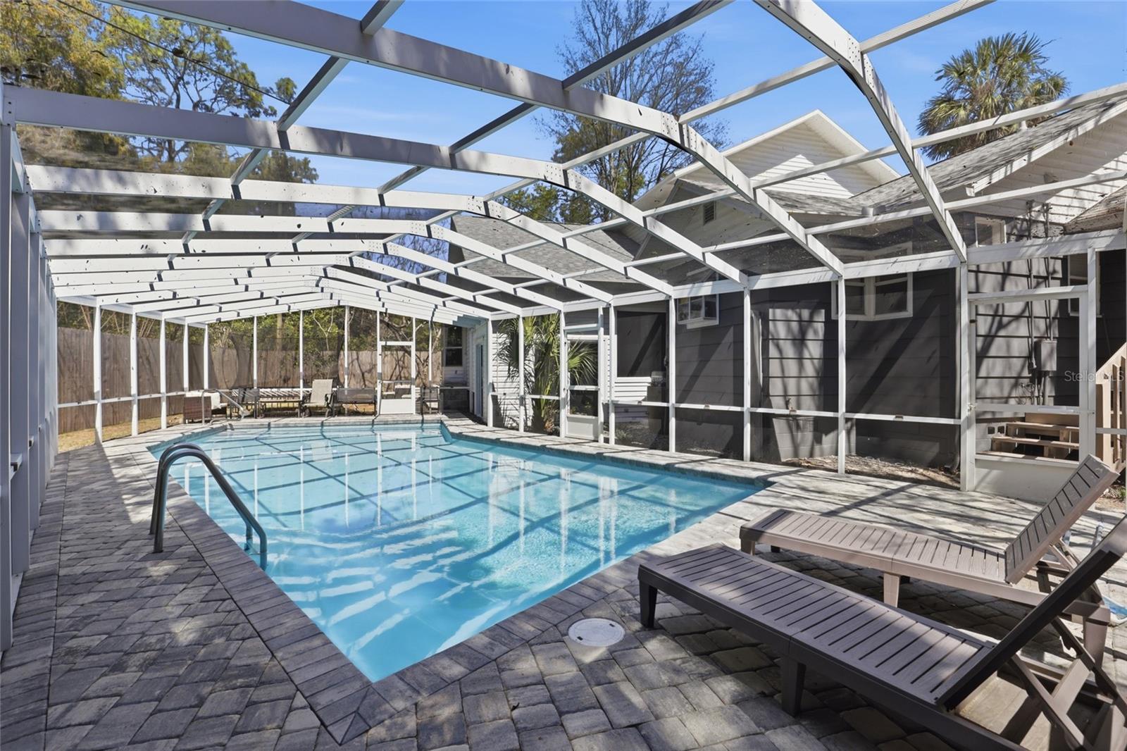 Image 3 of 54 For 600 35th Street