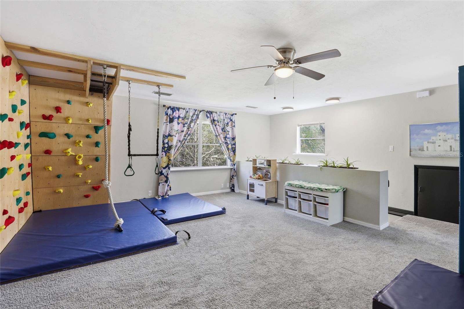 Image 33 of 54 For 600 35th Street