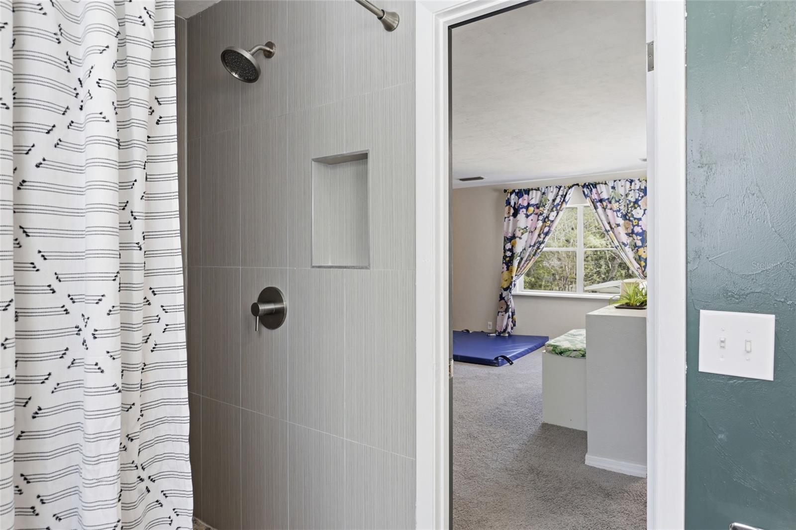 Image 35 of 54 For 600 35th Street