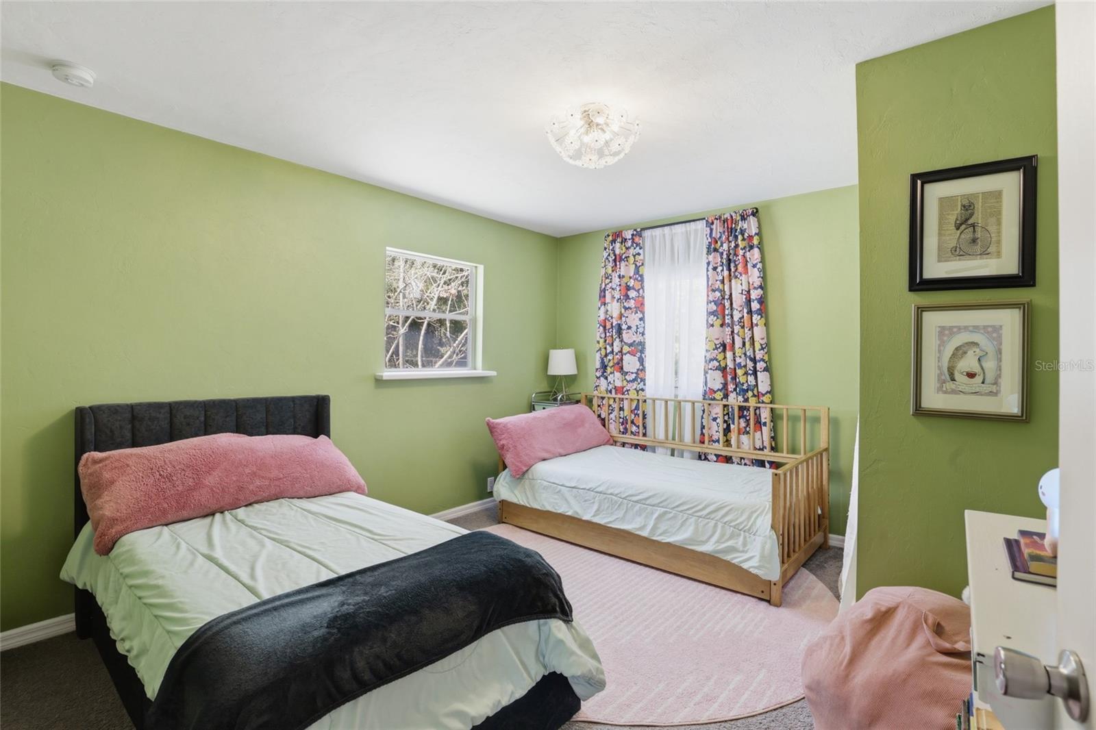 Image 37 of 54 For 600 35th Street