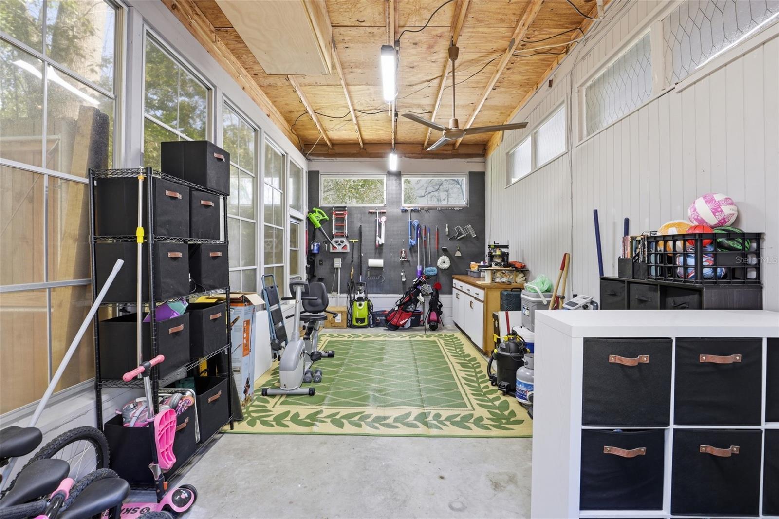 Image 38 of 54 For 600 35th Street