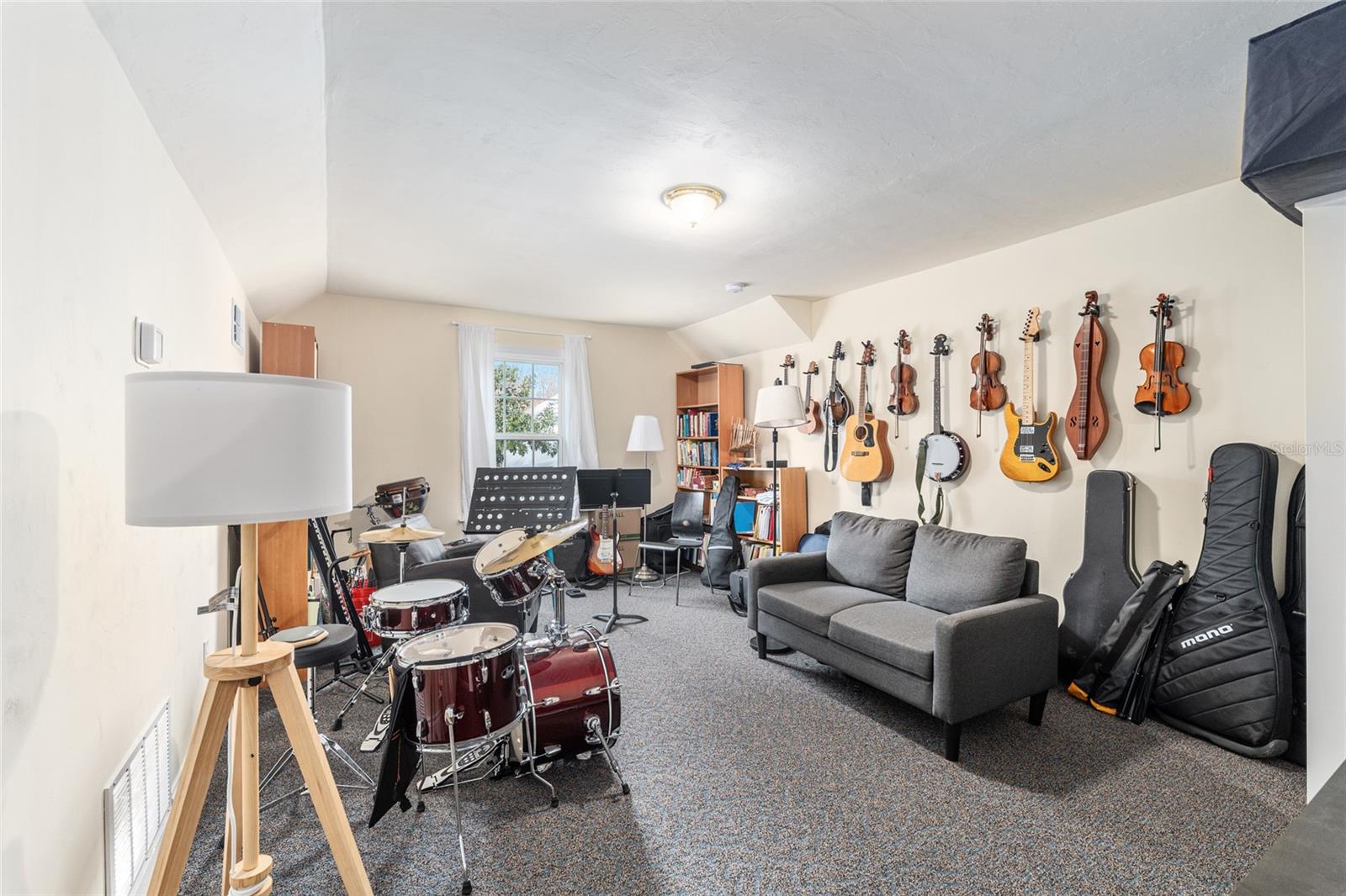 Image 40 of 51 For 5034 11th Place