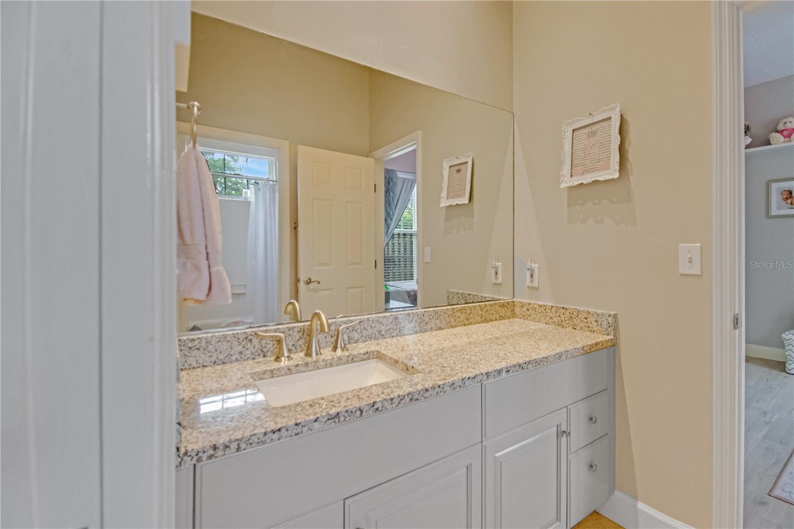 Image 28 of 51 For 4923 62nd Street