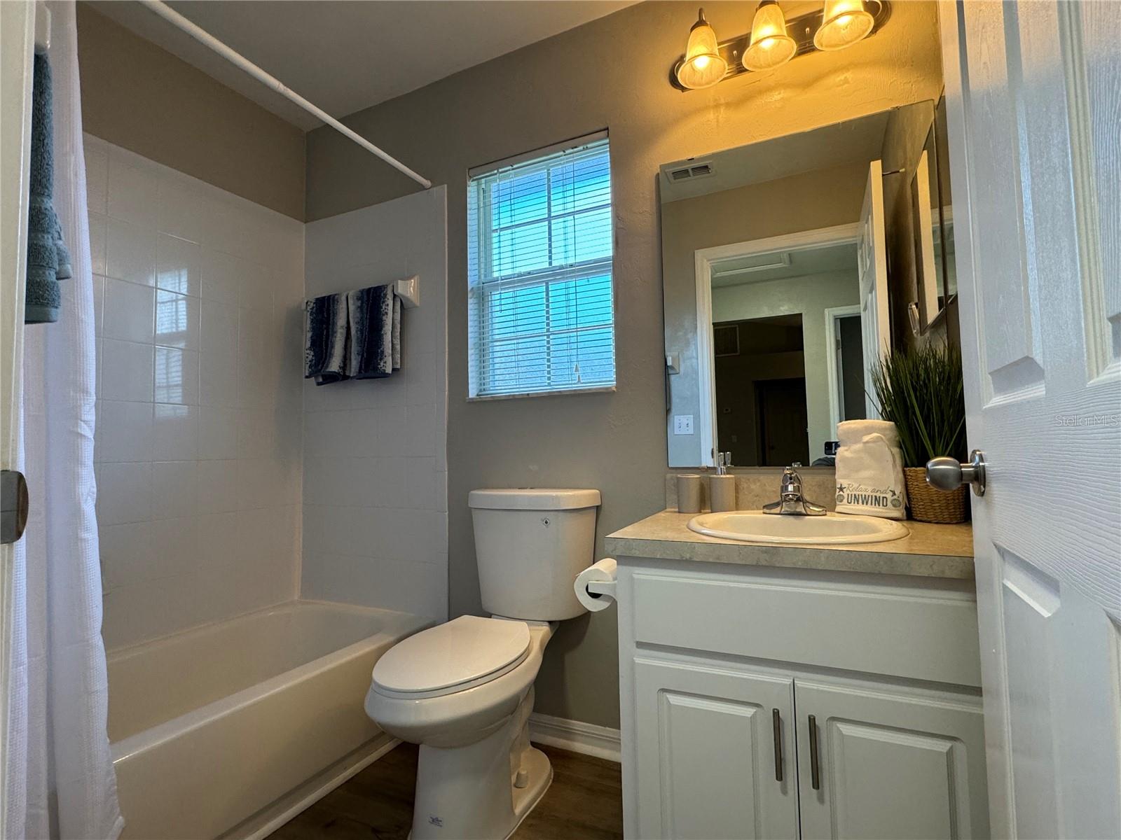 Image 12 of 16 For 25322 10th Avenue