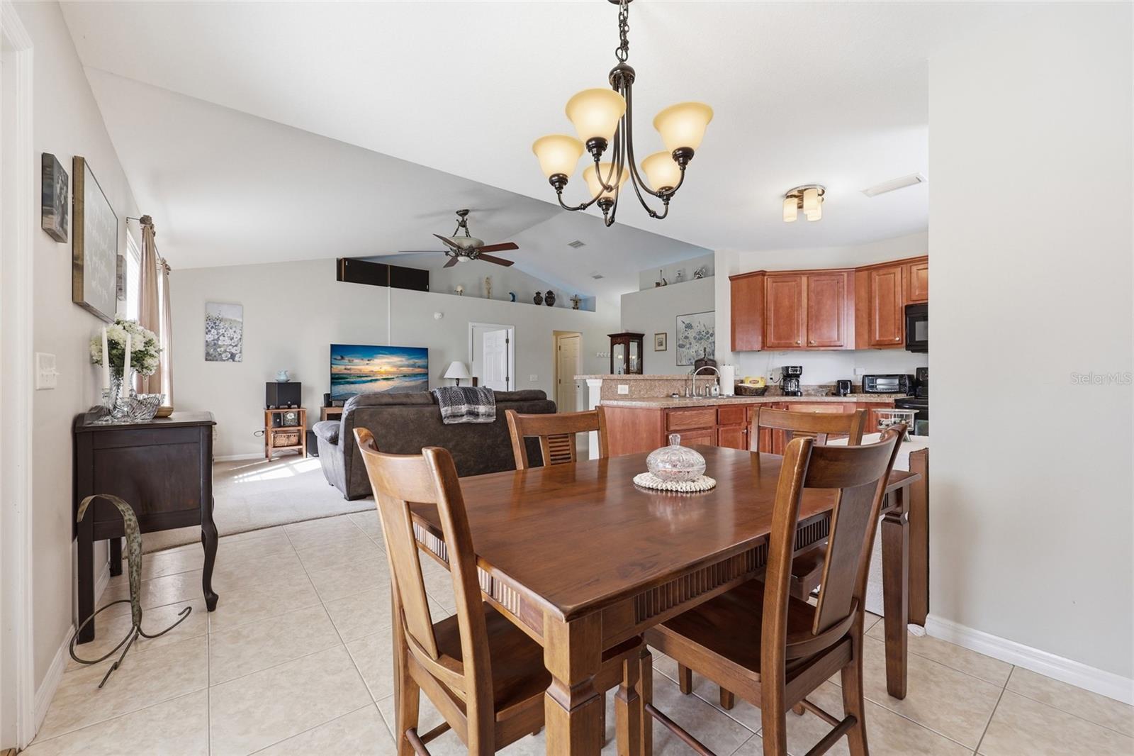 Image 10 of 26 For 276 Holly Glen