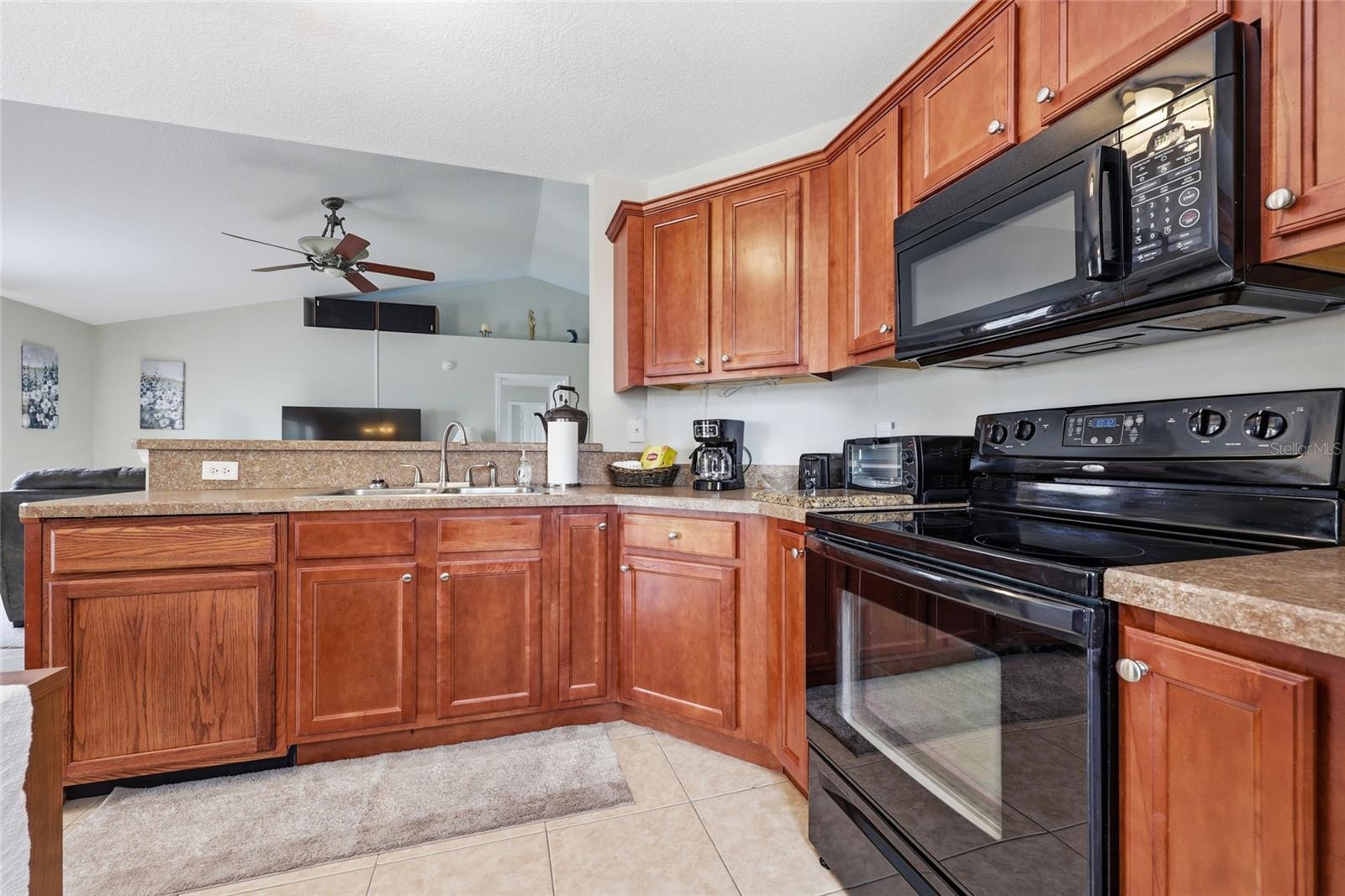 Image 11 of 26 For 276 Holly Glen