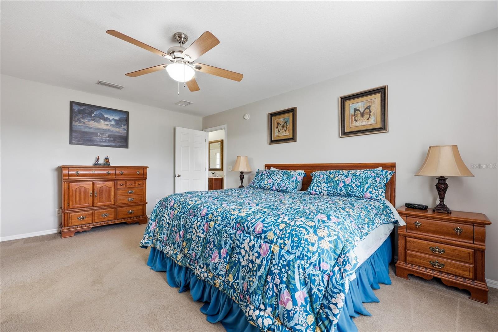 Image 14 of 26 For 276 Holly Glen