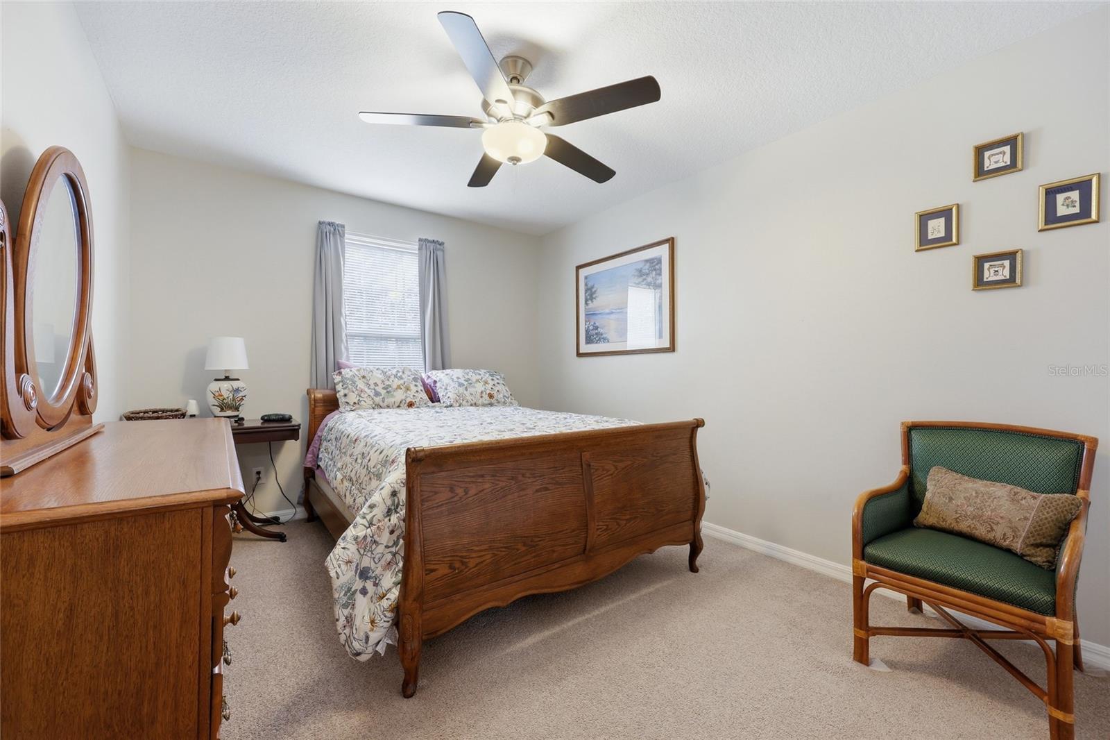 Image 16 of 26 For 276 Holly Glen