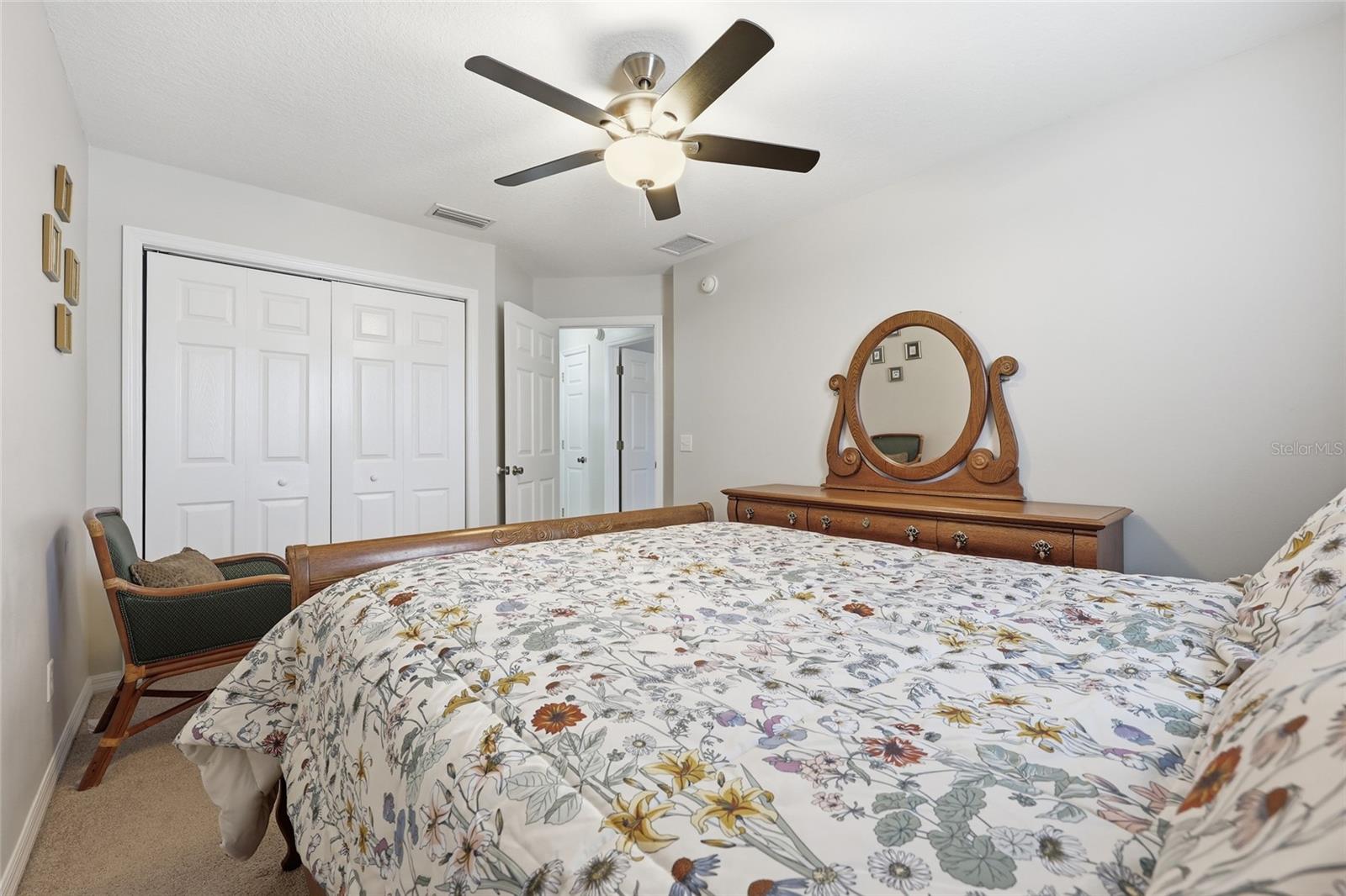 Image 17 of 26 For 276 Holly Glen