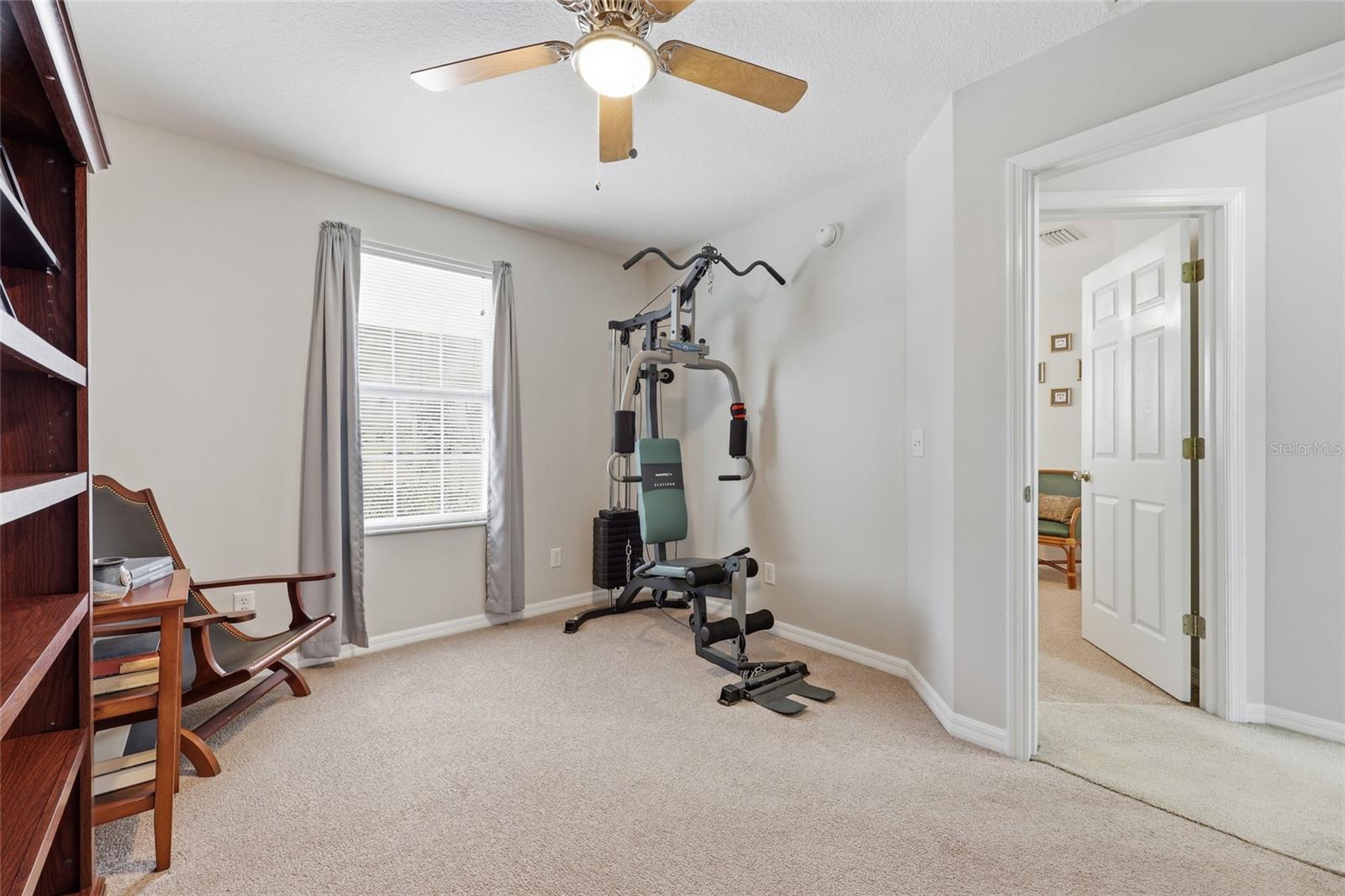 Image 19 of 26 For 276 Holly Glen