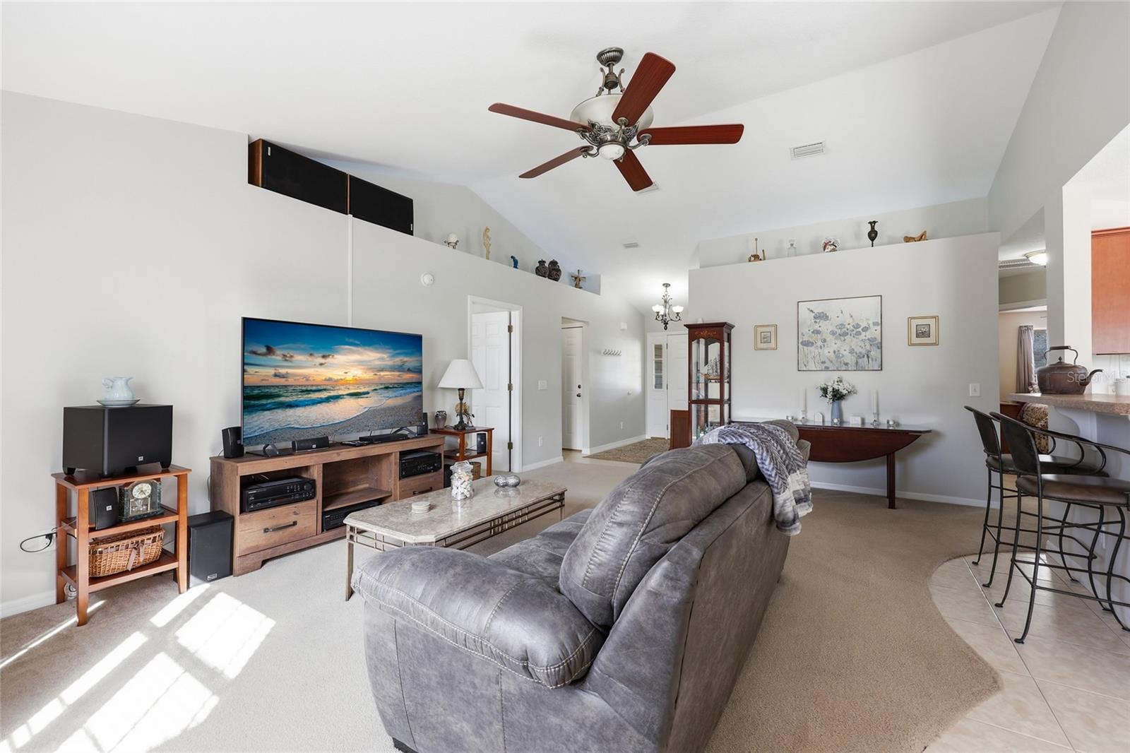 Image 5 of 26 For 276 Holly Glen