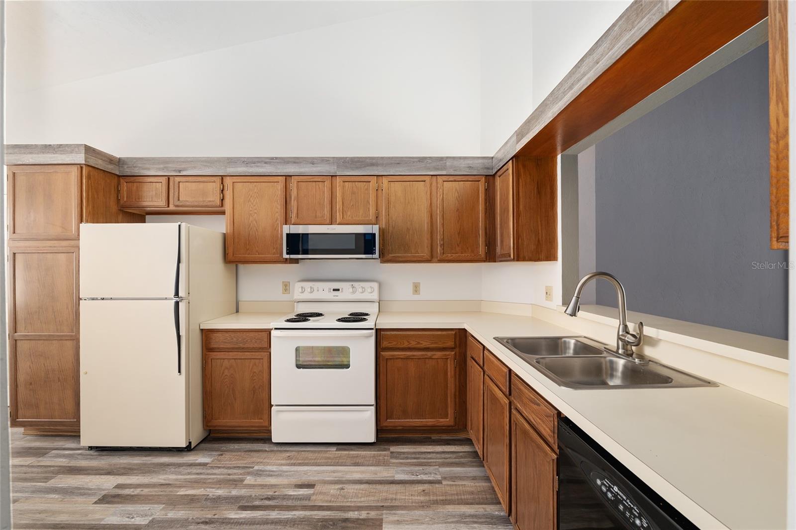 Image 23 of 63 For 3615 104th Drive 102