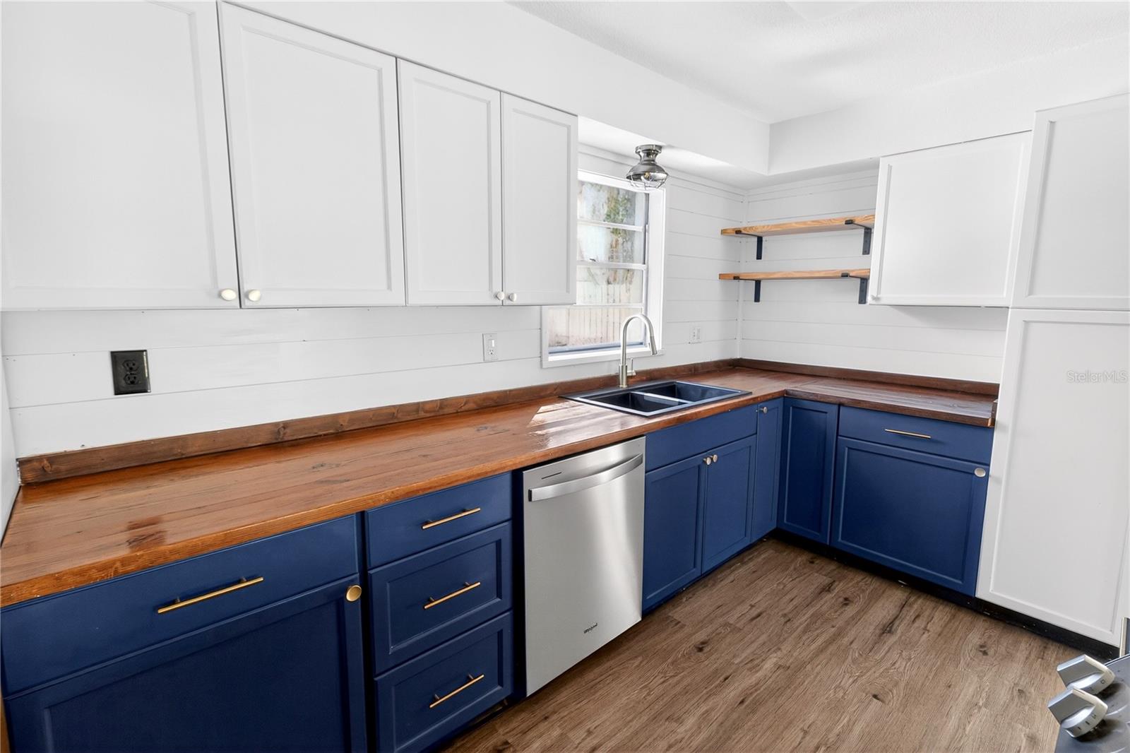 Image 11 of 27 For 3321 28th Place