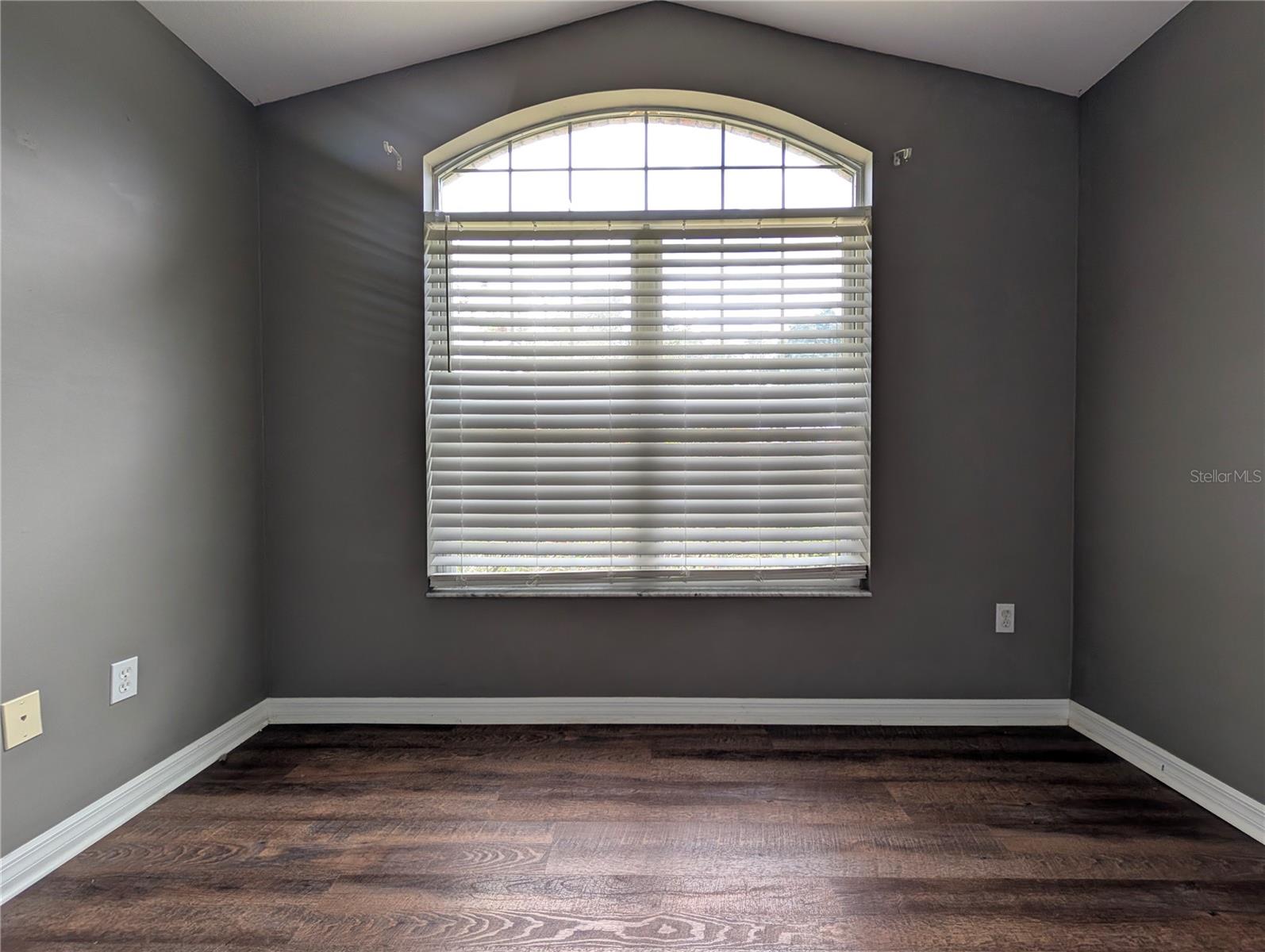 Image 32 of 43 For 138 Gremlin Way