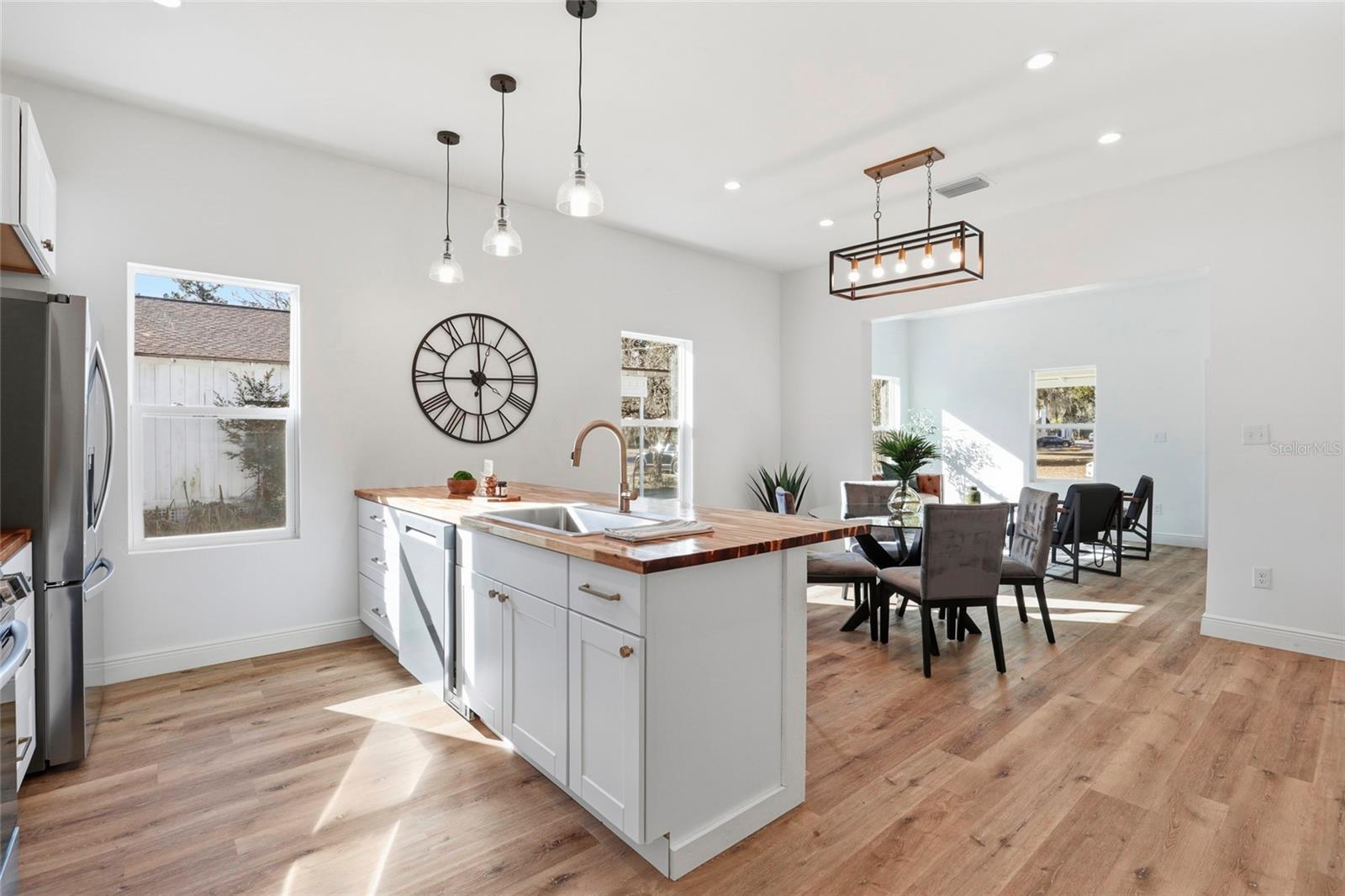 Image 12 of 27 For 215 1st Avenue