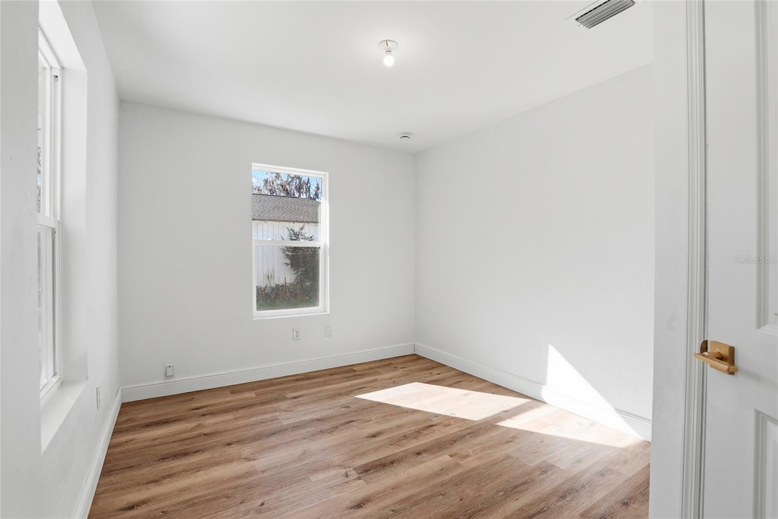 Image 17 of 27 For 215 1st Avenue