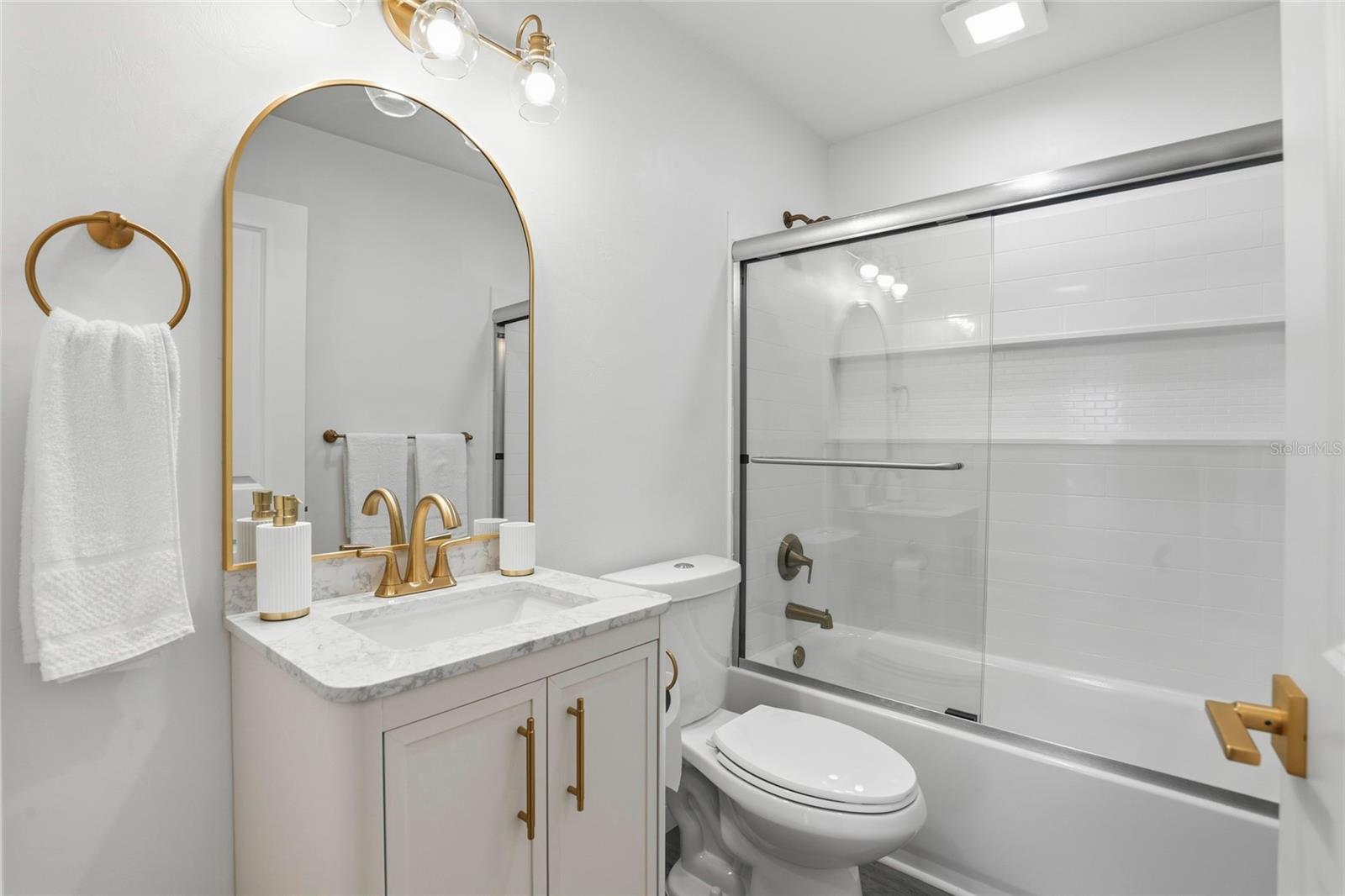 Image 18 of 27 For 215 1st Avenue